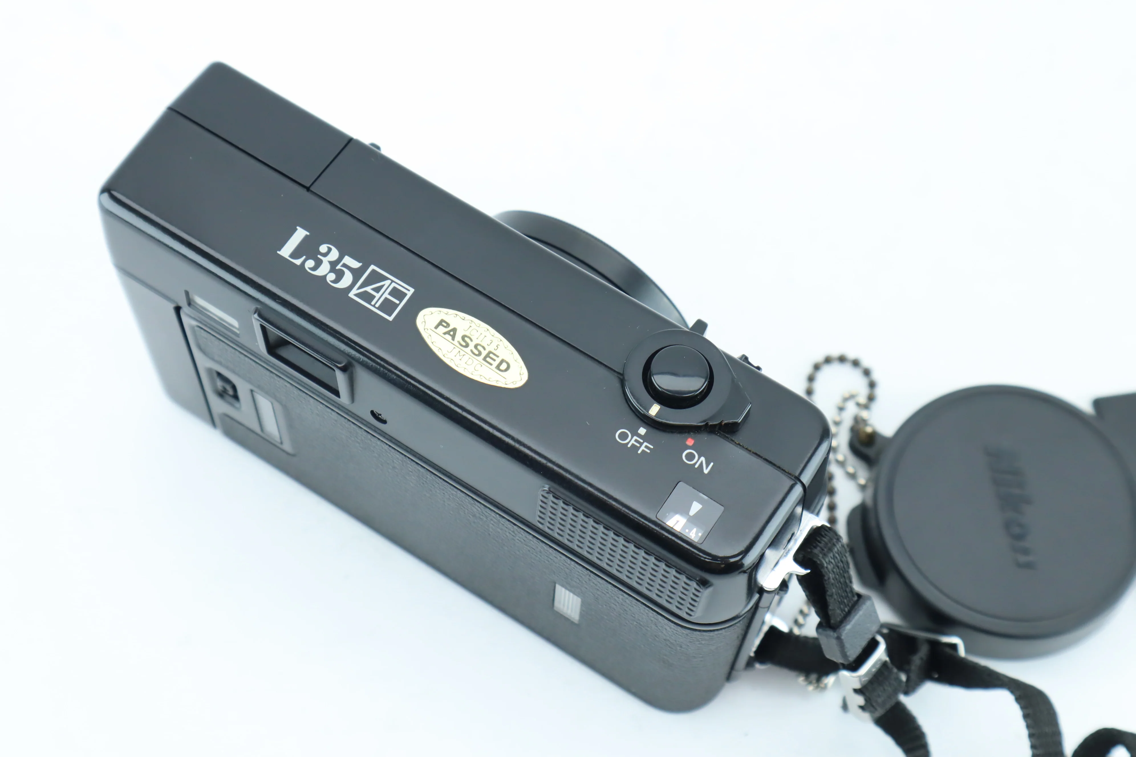 Nikon L35 AF with 35mm 1:2,8 lens - Image 5