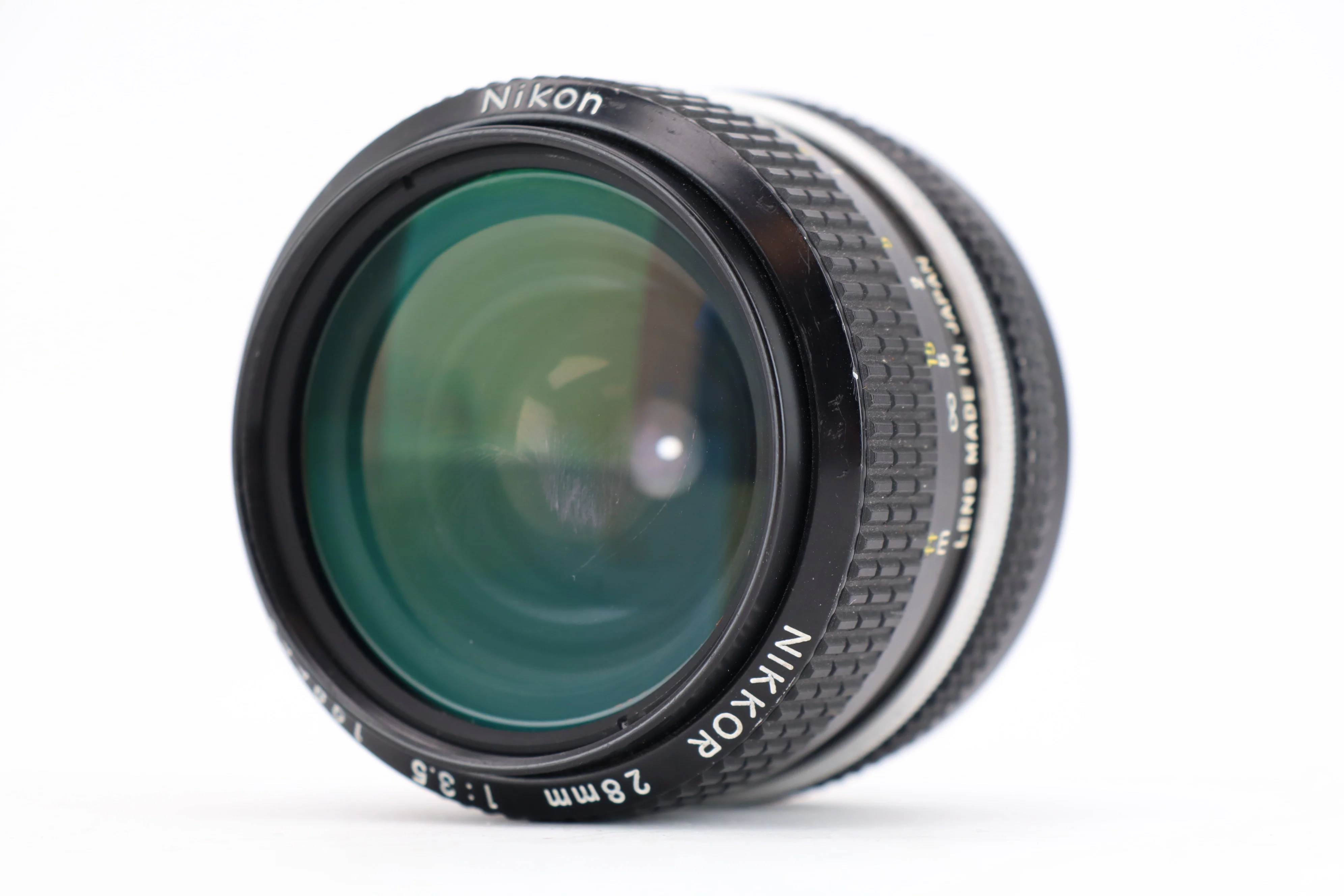 Nikon NIKKOR 28mm 3,5 - Image 4