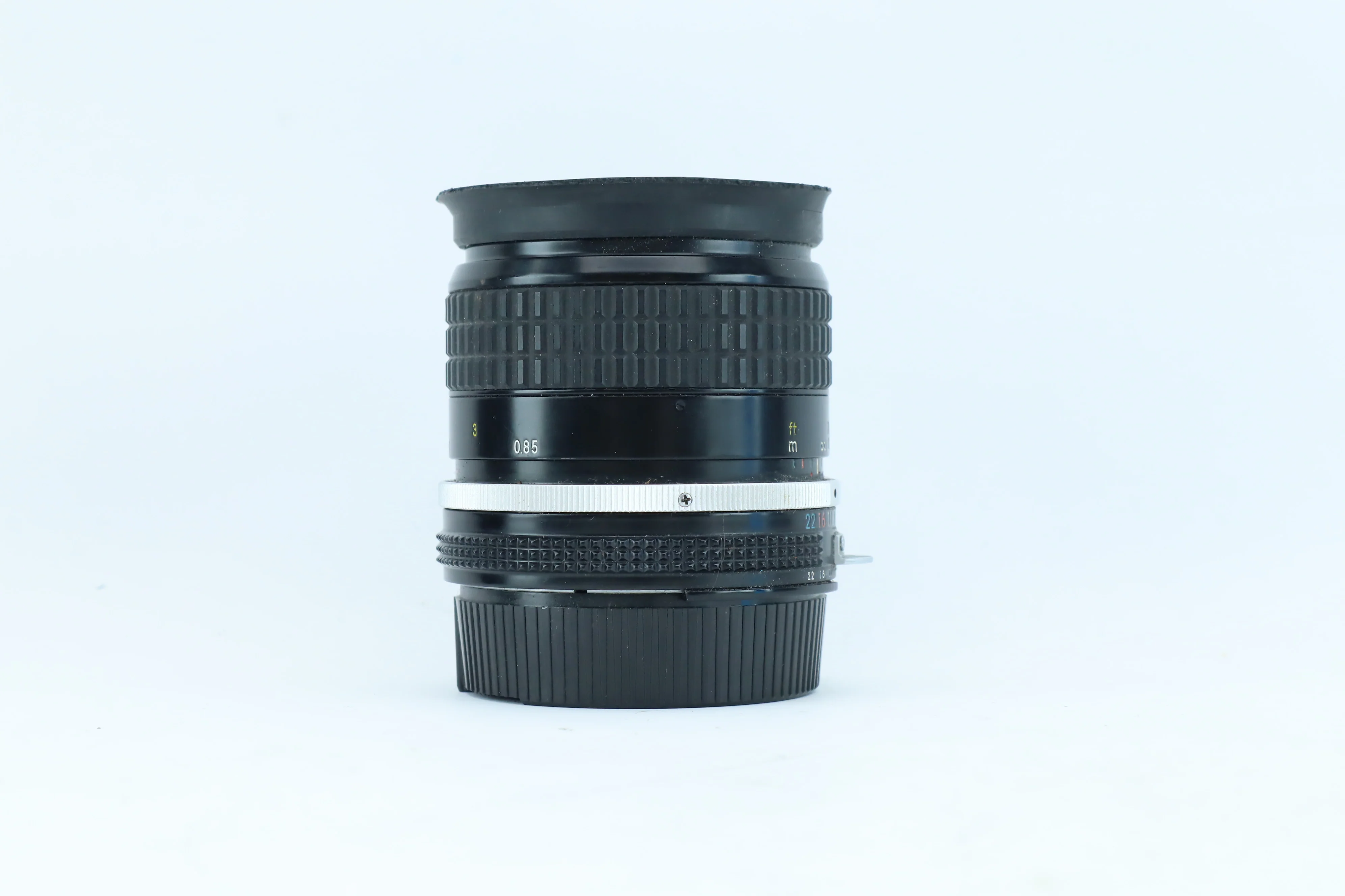 Nikon Nikkor 85mm f/2 | S/N: 202180 - Image 2