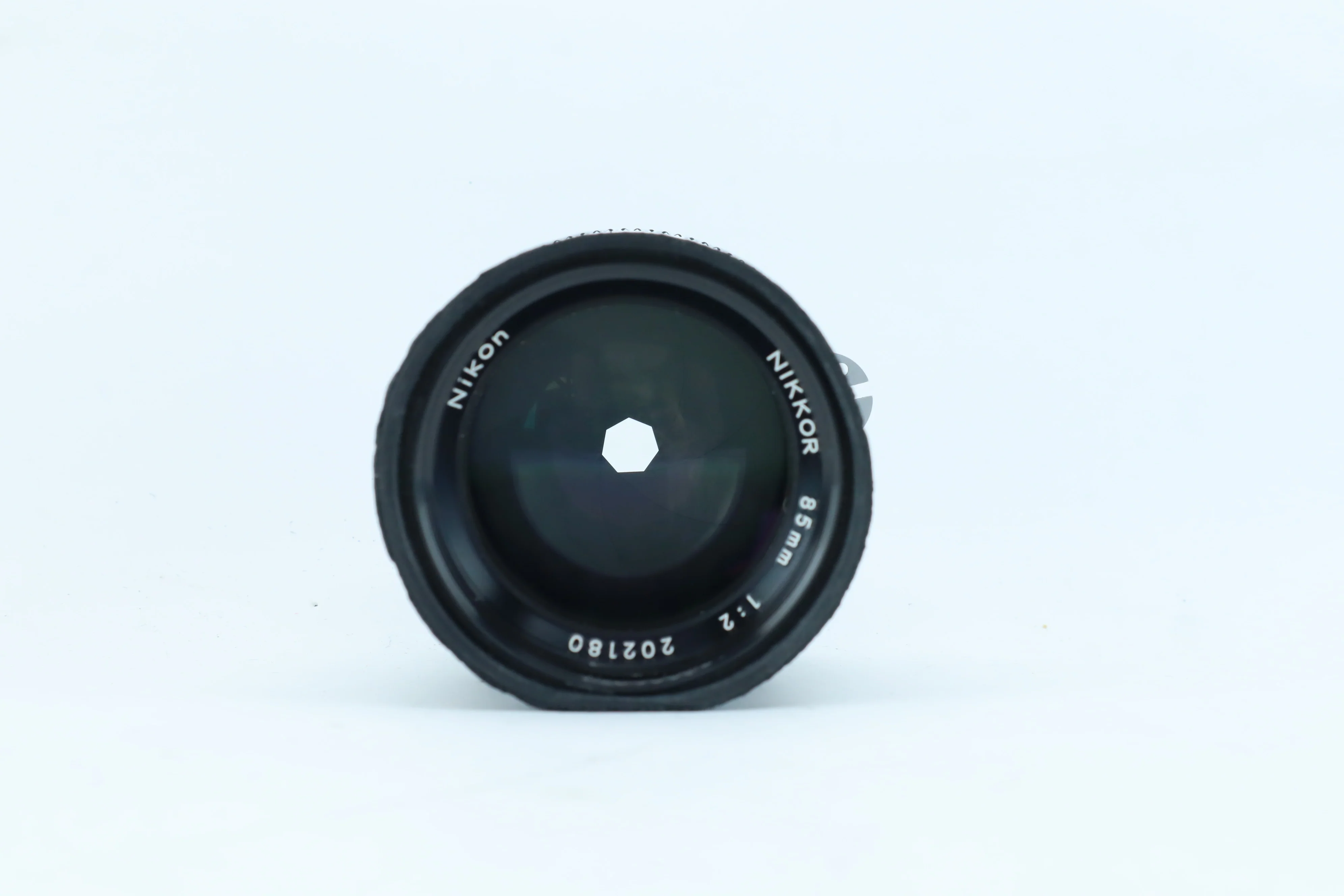 Nikon Nikkor 85mm f/2 | S/N: 202180 - Image 4