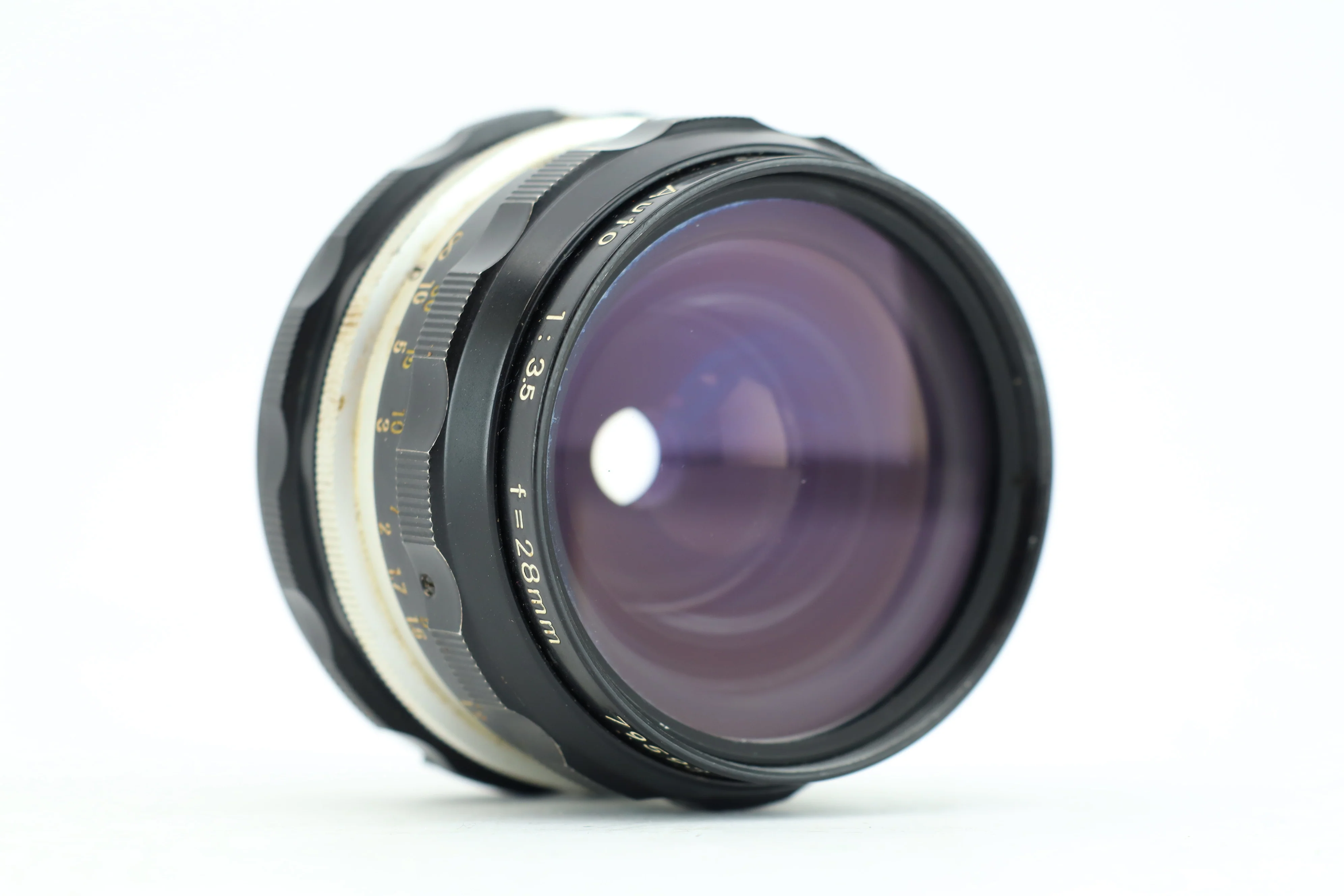 Nikon NIKKOR-H 28mm 3,5 - Image 2