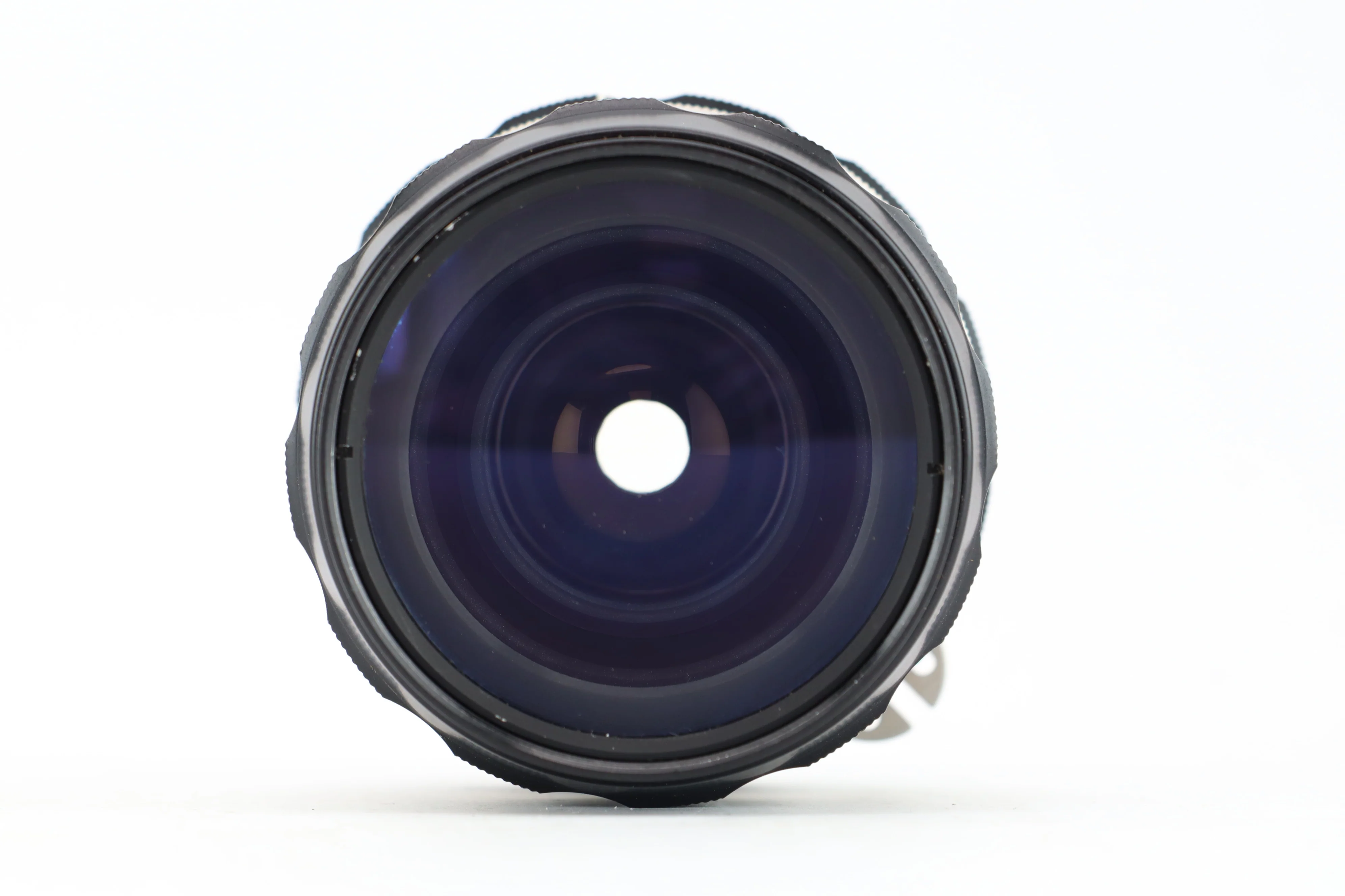 Nikon NIKKOR-H 28mm 3,5 - Image 3