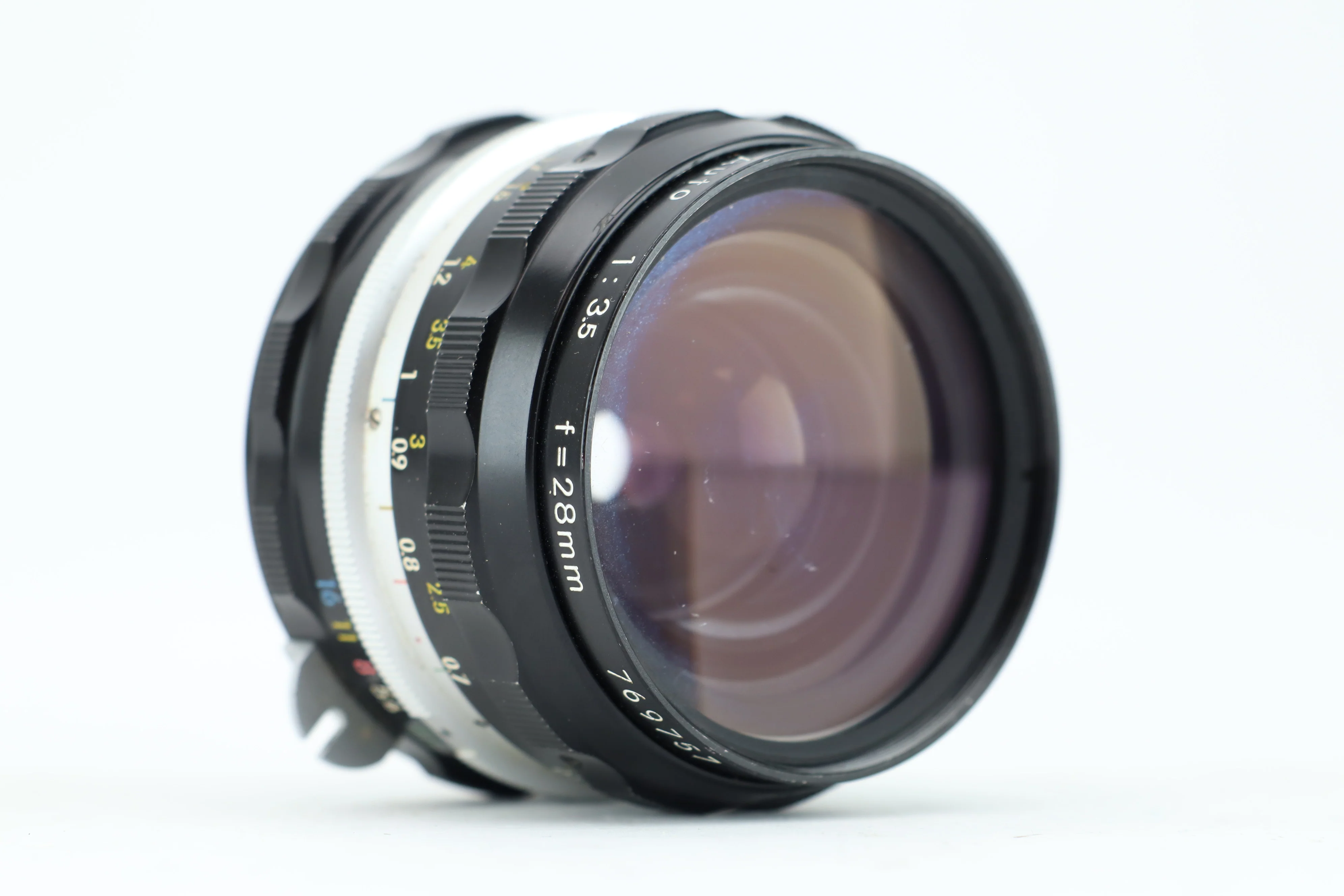 Nikon NIKKOR-H 28mm 3,5 - Image 2