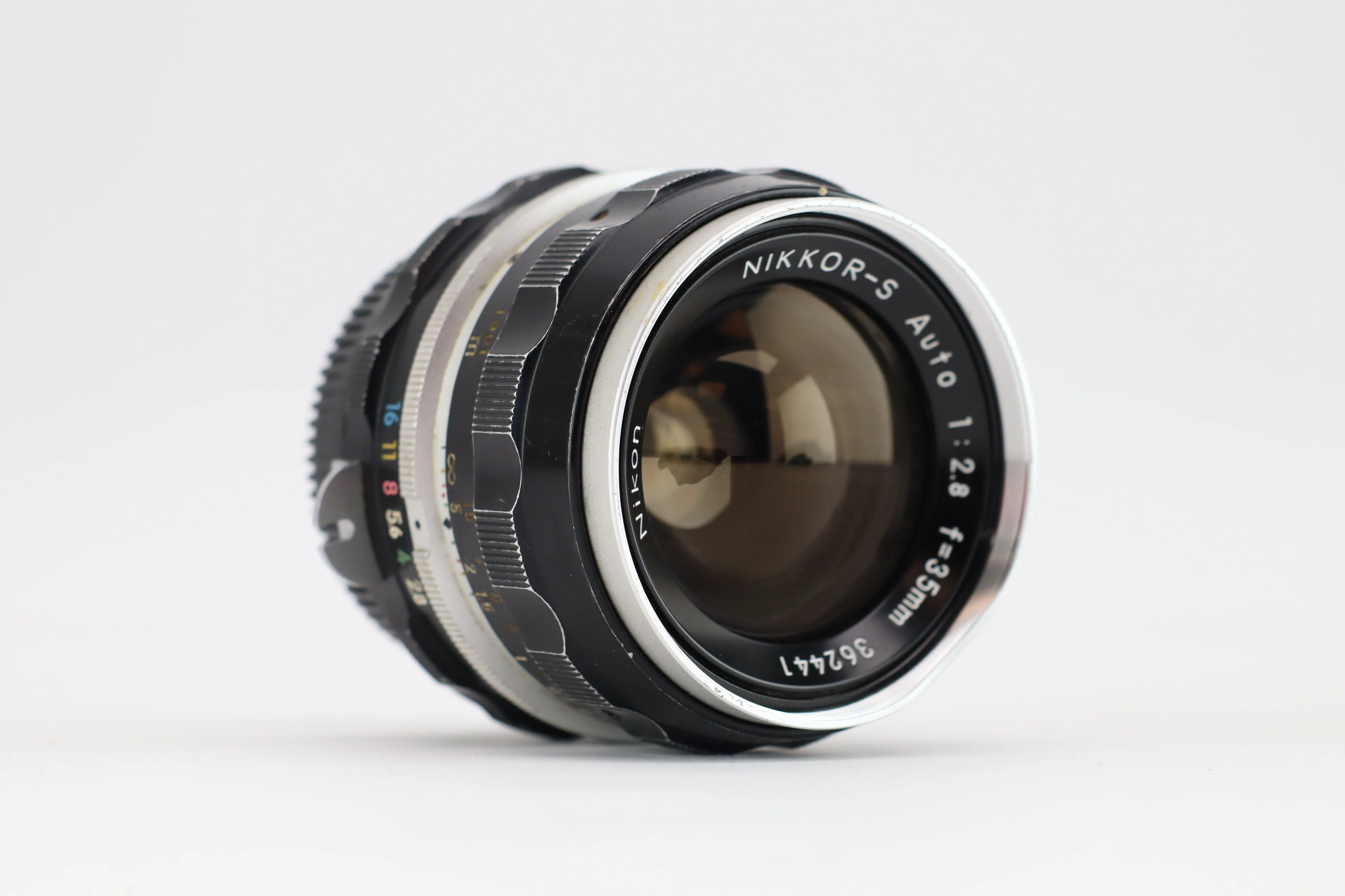 Nikon Nikkor-S 1:2.8 f=35mm - Image 3