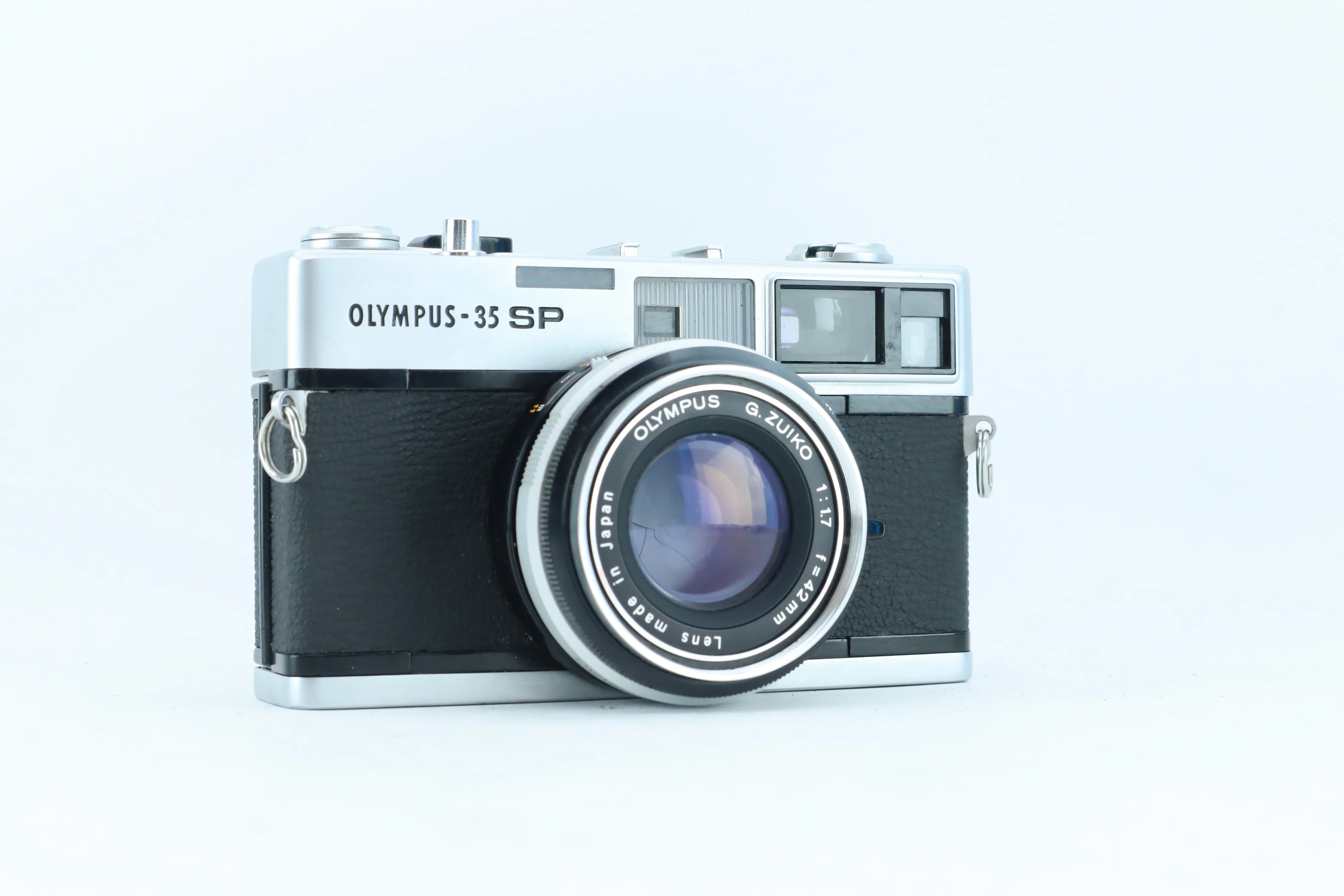 Olympus 35 SP with 42mm f/1.7 G. Zuiko | S/N: 334432
