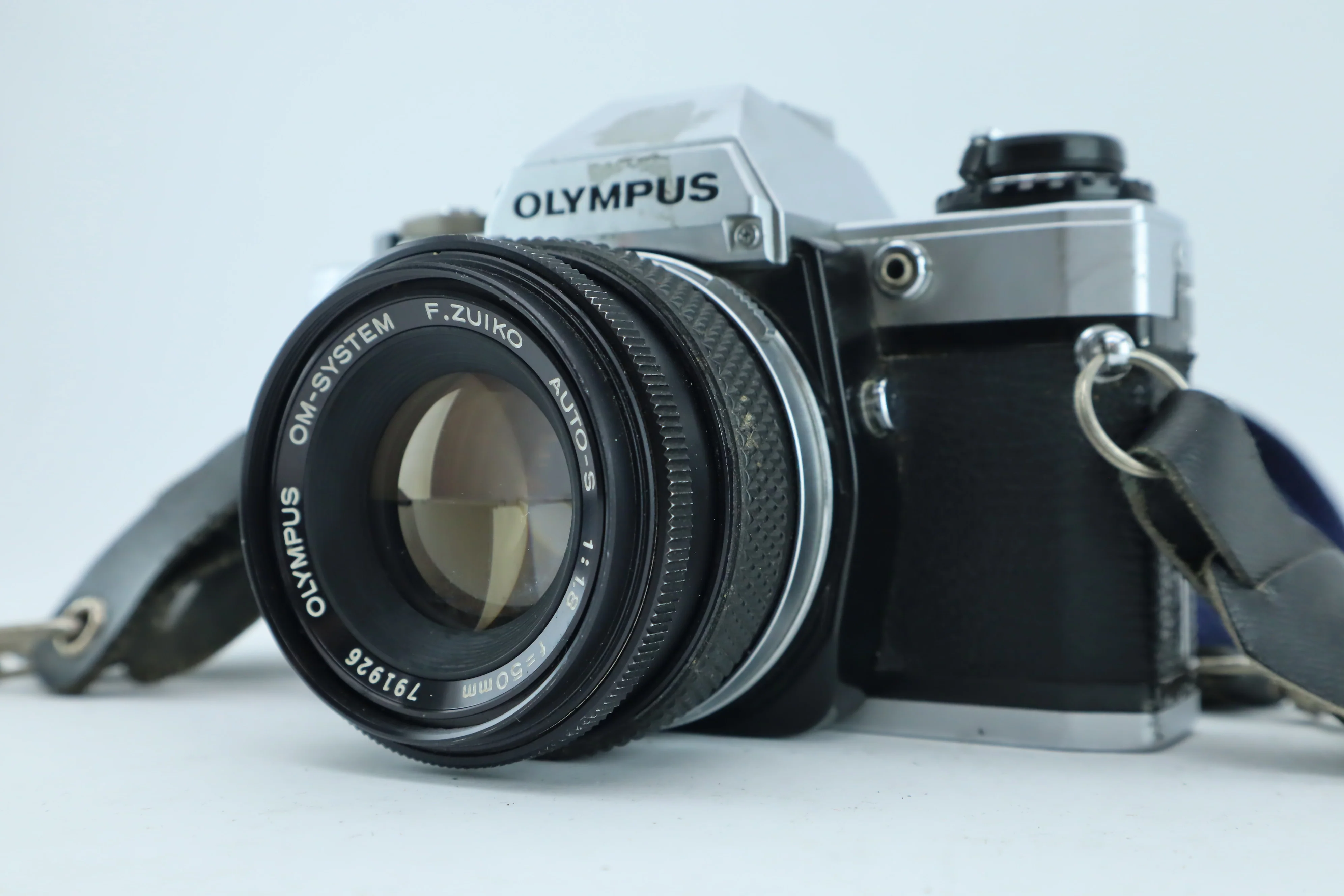 Olympus OM10 with auto-s 1:1,8 f/50mm lens - Image 3