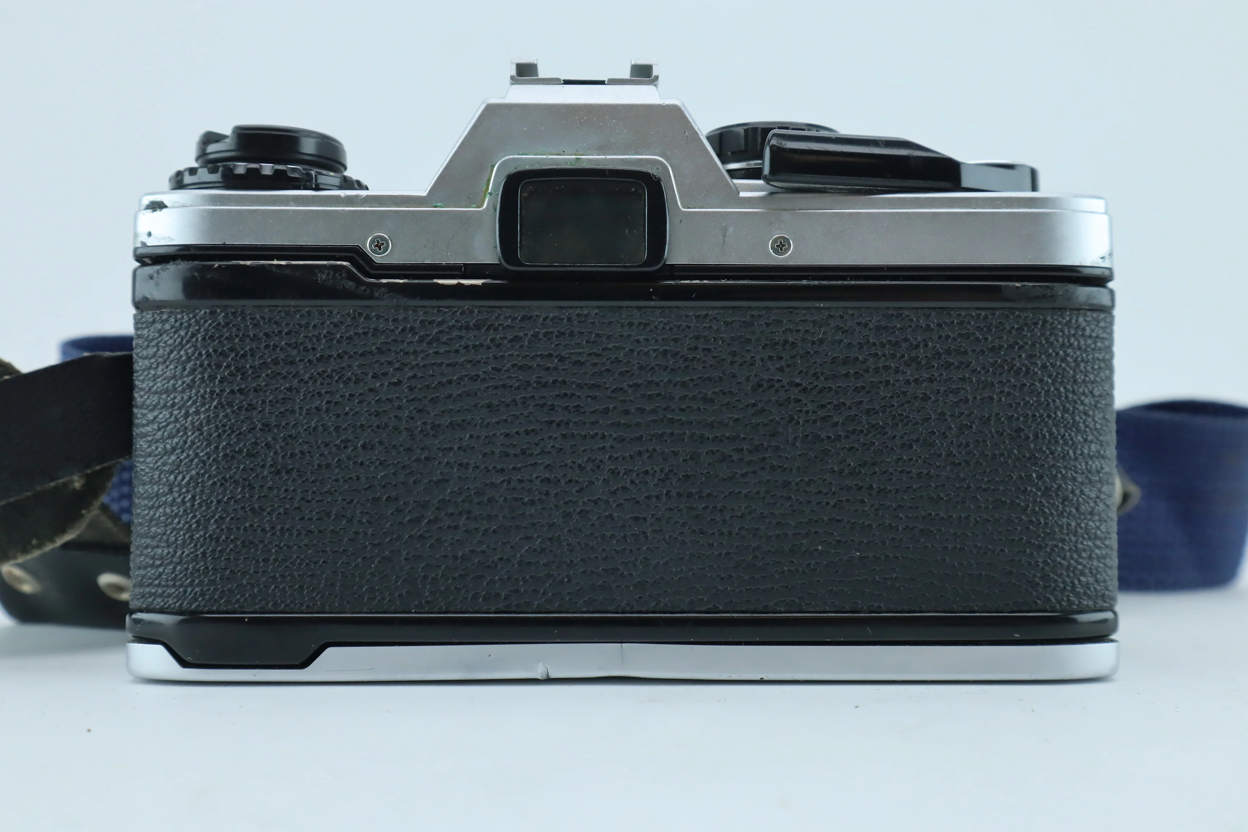 Olympus OM10 with auto-s 1:1,8 f/50mm lens - Image 4