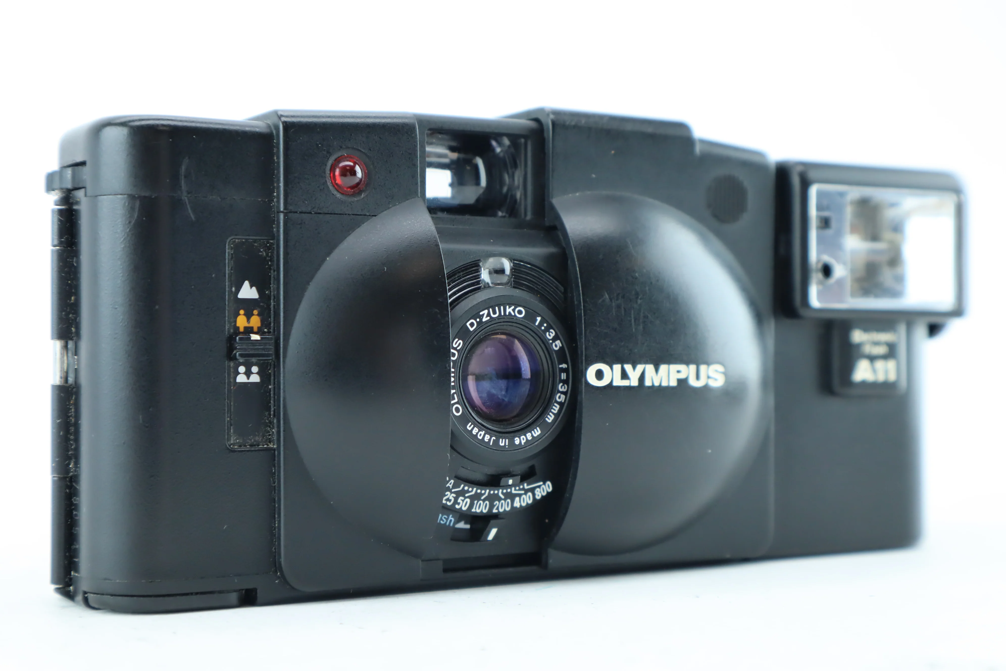 Olympus XA2 with D.Zuiko 3,5/35mm and Electronic Flash A11