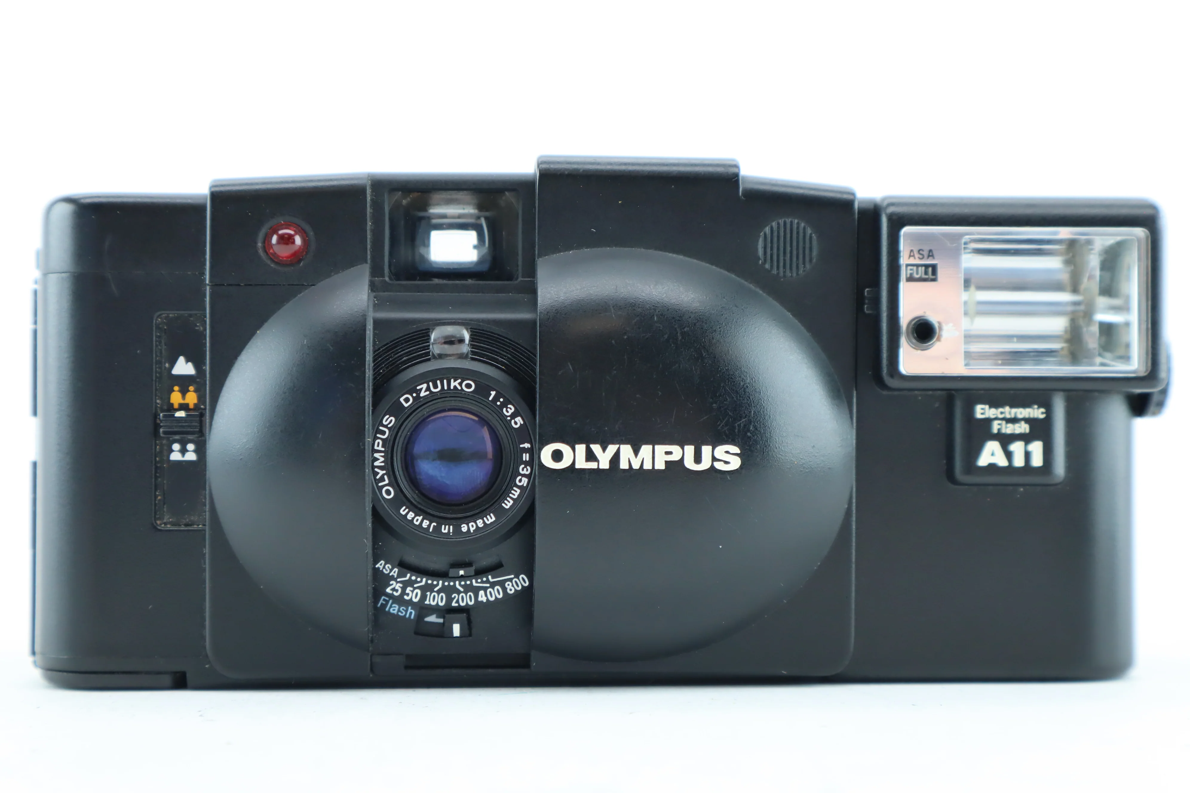Olympus XA2 with D.Zuiko 3,5/35mm and Electronic Flash A11 - Image 2