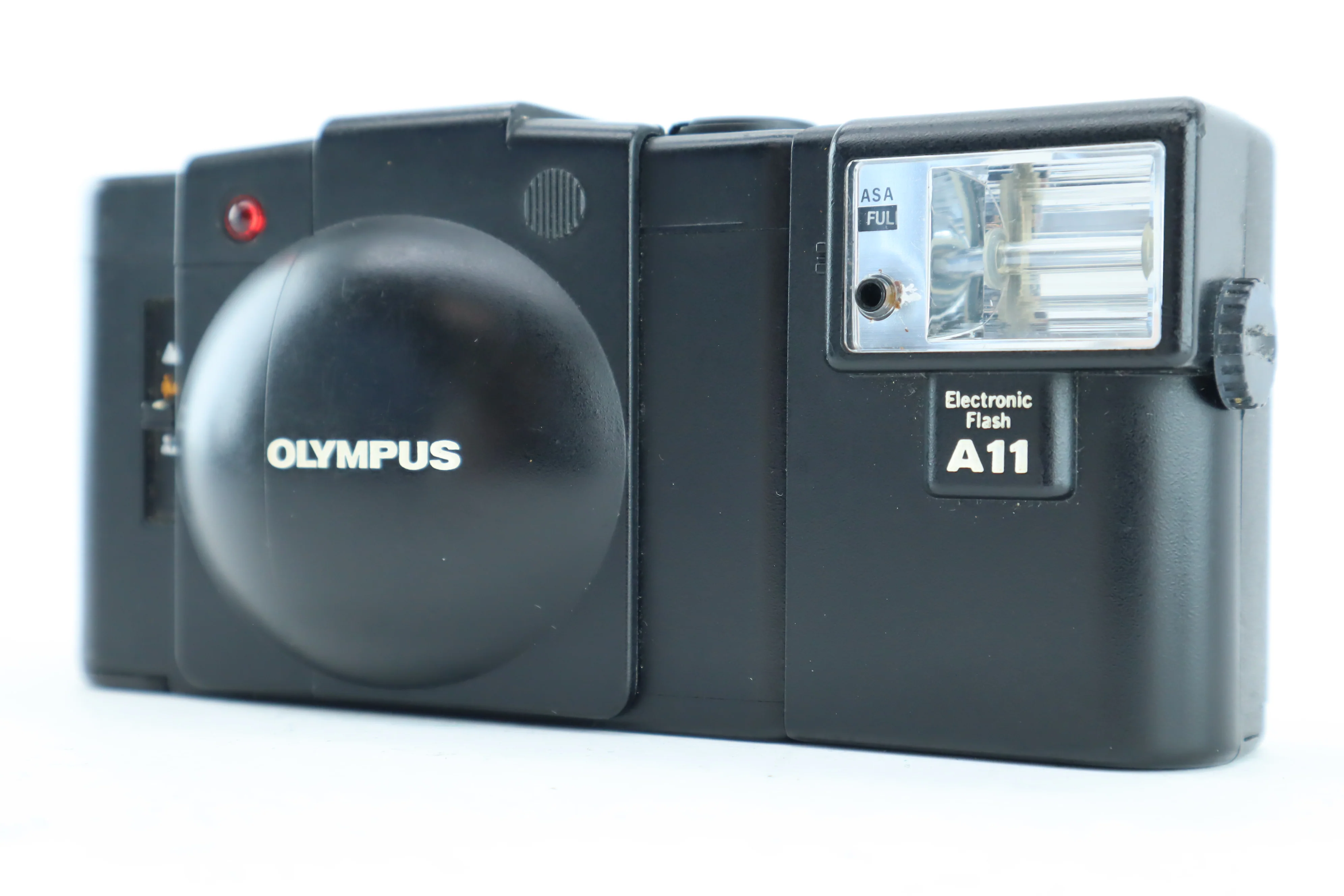 Olympus XA2 with D.Zuiko 3,5/35mm and Electronic Flash A11 - Image 3