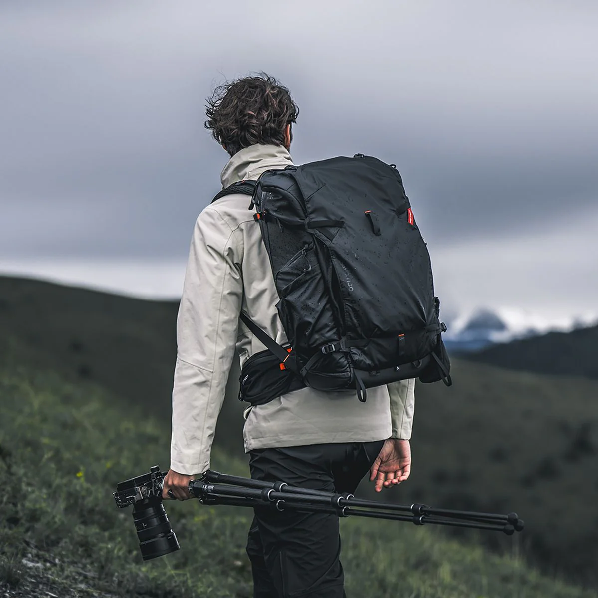 PGYTECH Onepro Focux Backpack 35l Ï¼ˆSPACE Black) - Image 2