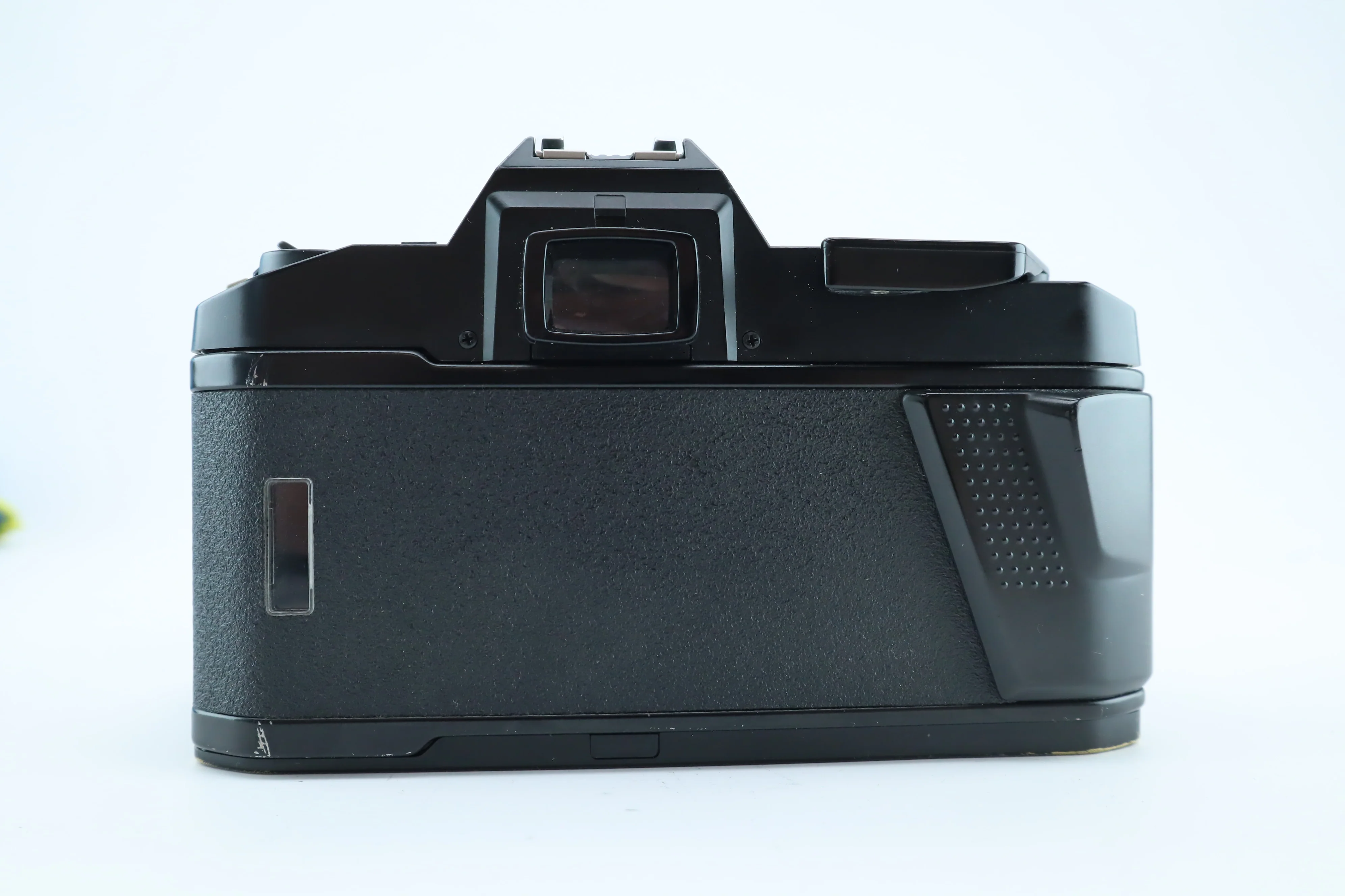 Pentax P50 + Petri 35–70mm f/3.5–4.5 MC Macro Lens - Image 4