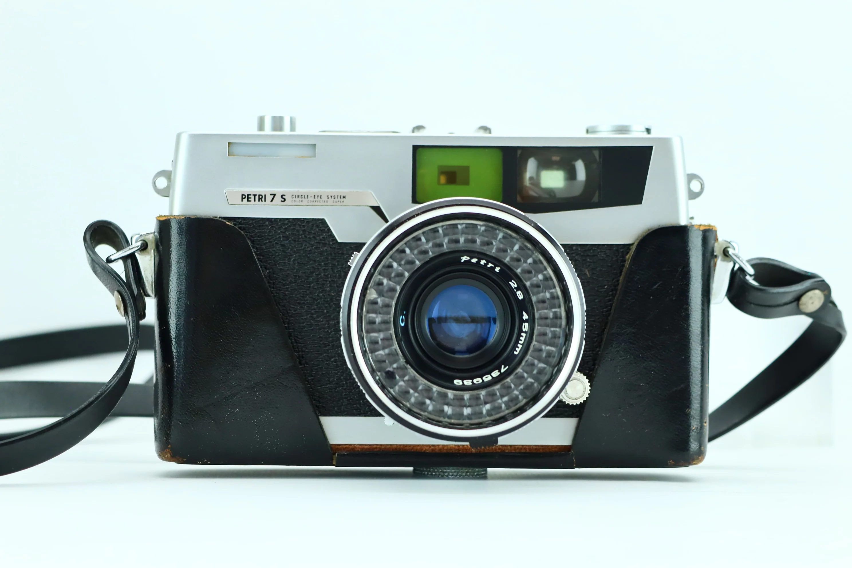 Petri 7S Cirlce-Eye System with Petri 2.8 45mm lens - Image 2