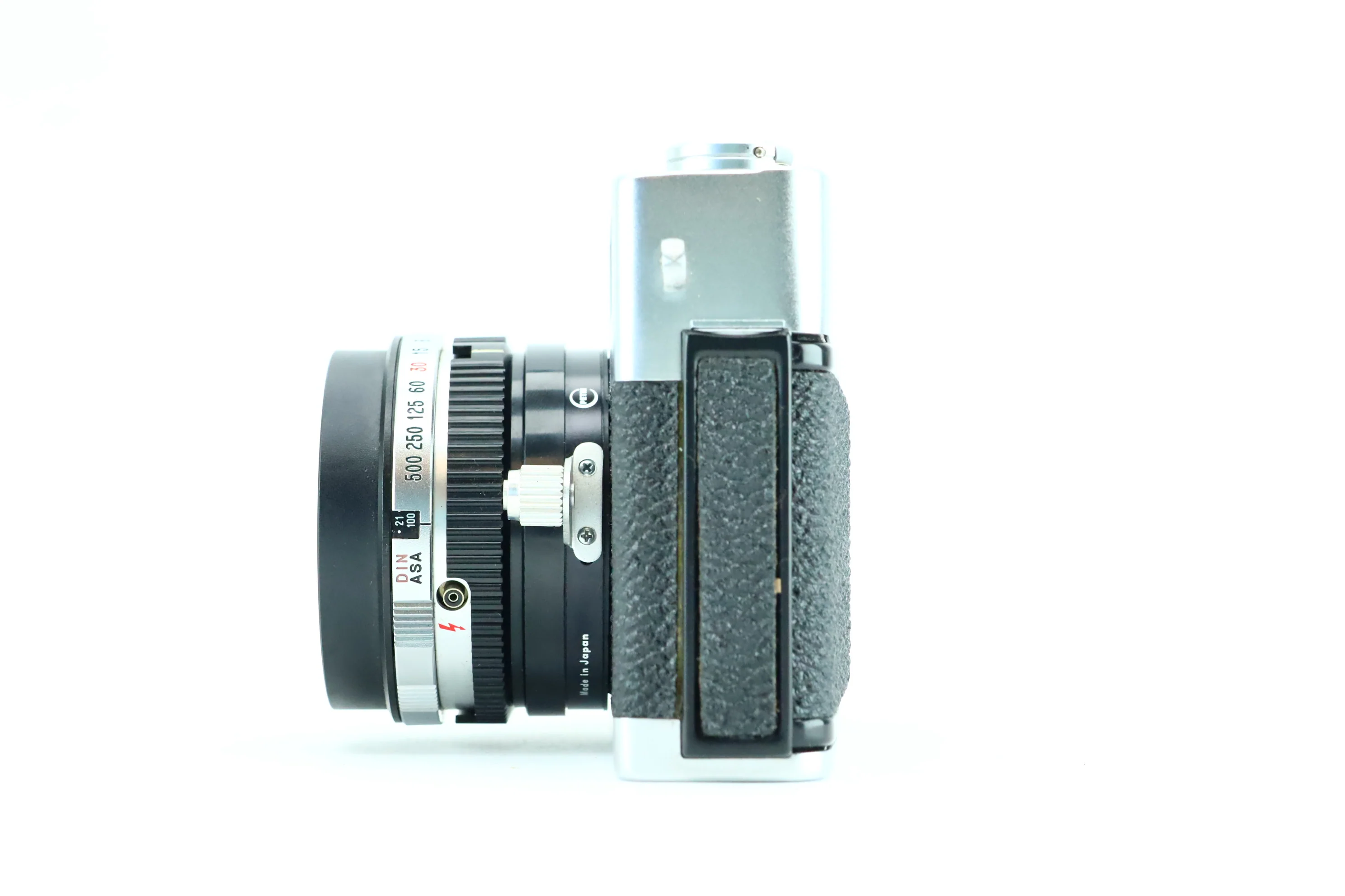 Petri 7s II with Petri 2.8 45mm lens - Image 3