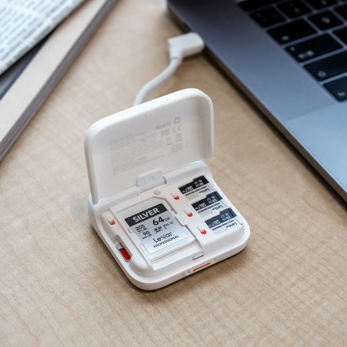 PGYTECH Createmate High Speed Mini Card Reader Case (Ivory White) - Image 4