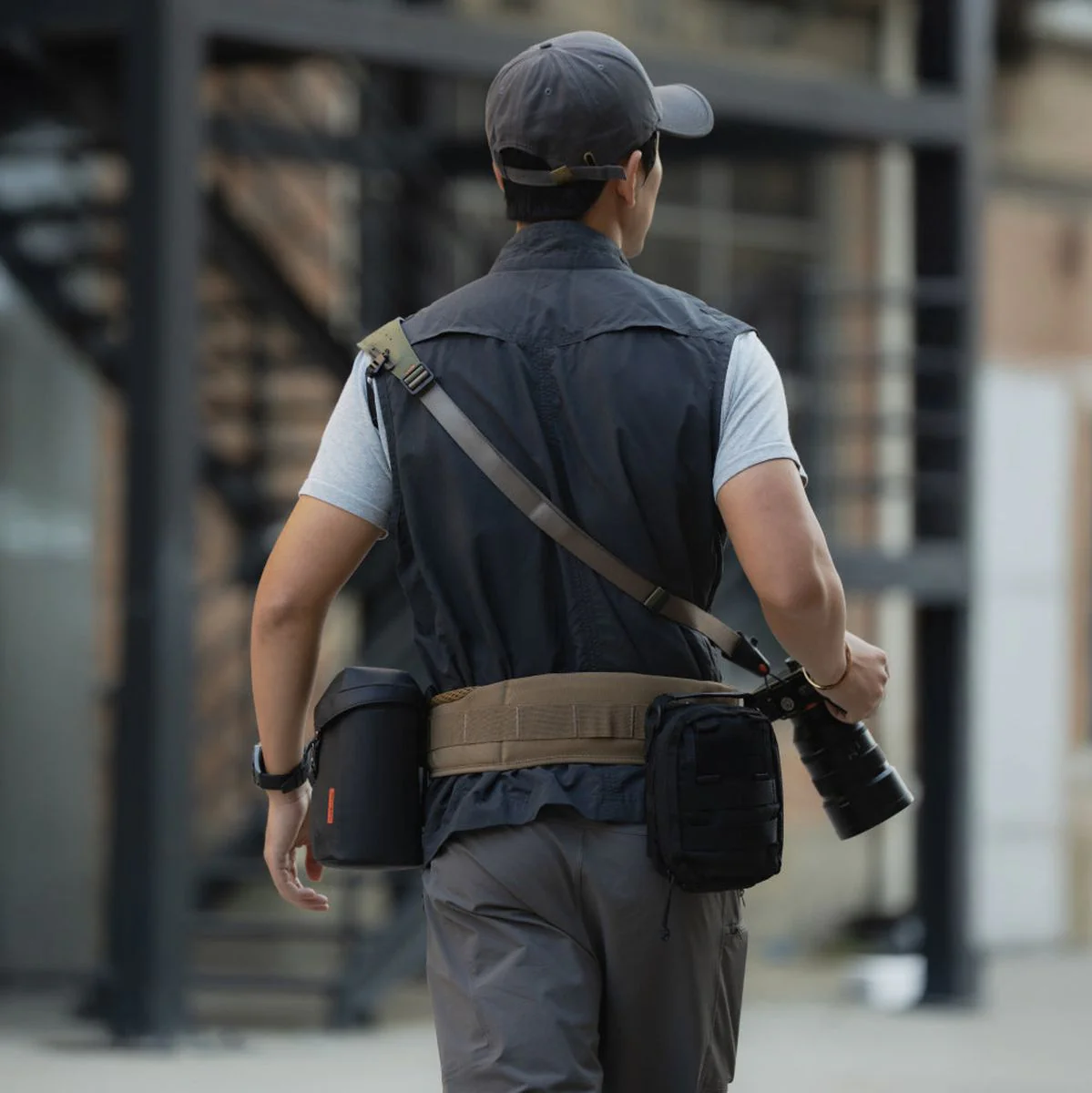 PGYTECH Onemo Photography Waist Belt (Coyote Brown) - Image 2