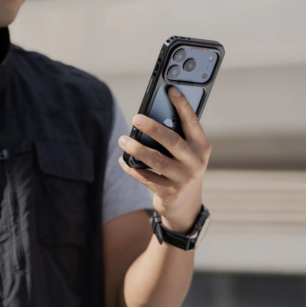 PGYTECH Proshot Phone Cage (iPhone 17 Pro Max) - Image 2