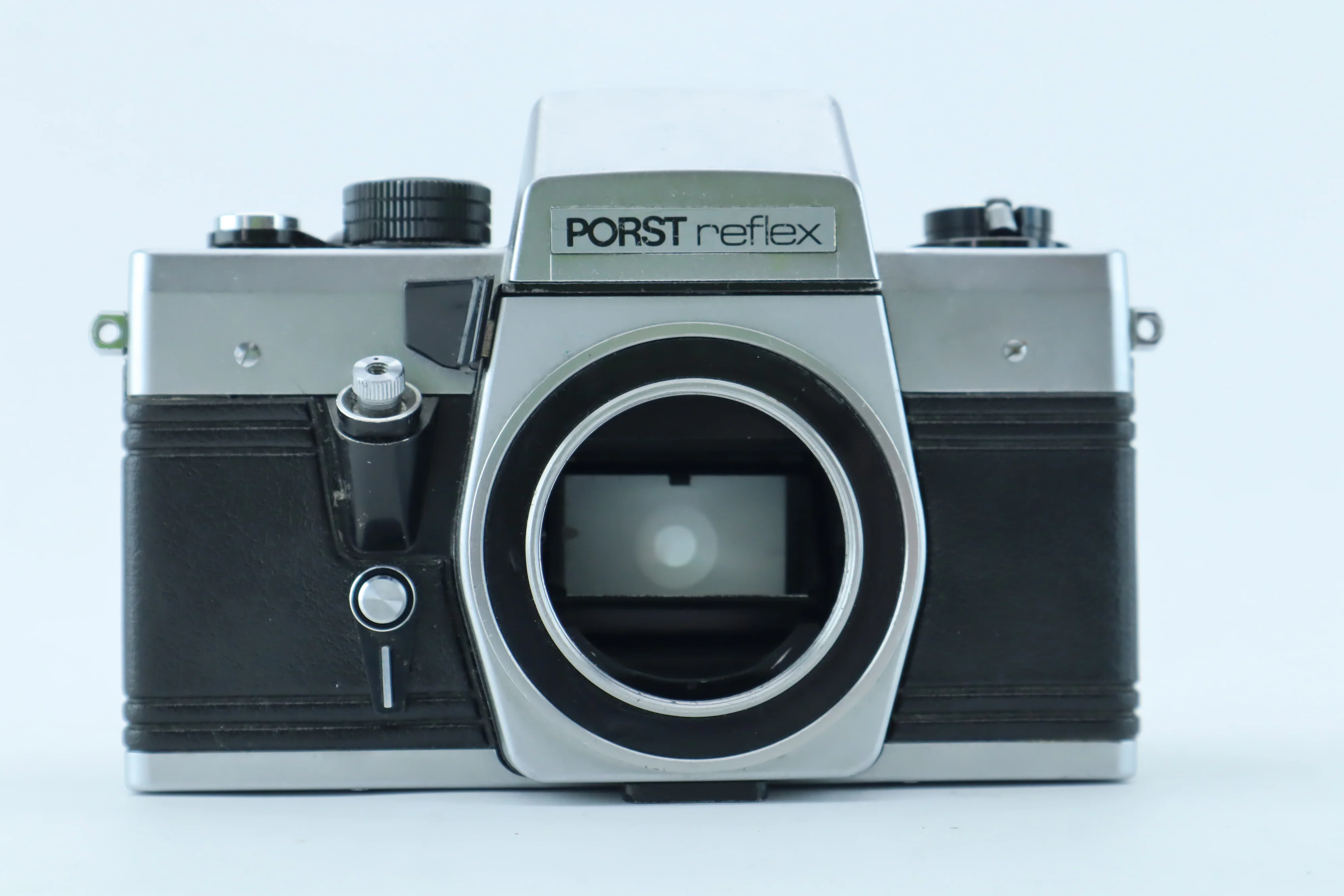 Porst Reflex – Manual 35mm M42 SLR Camera with Mechanical Shutter - Image 2