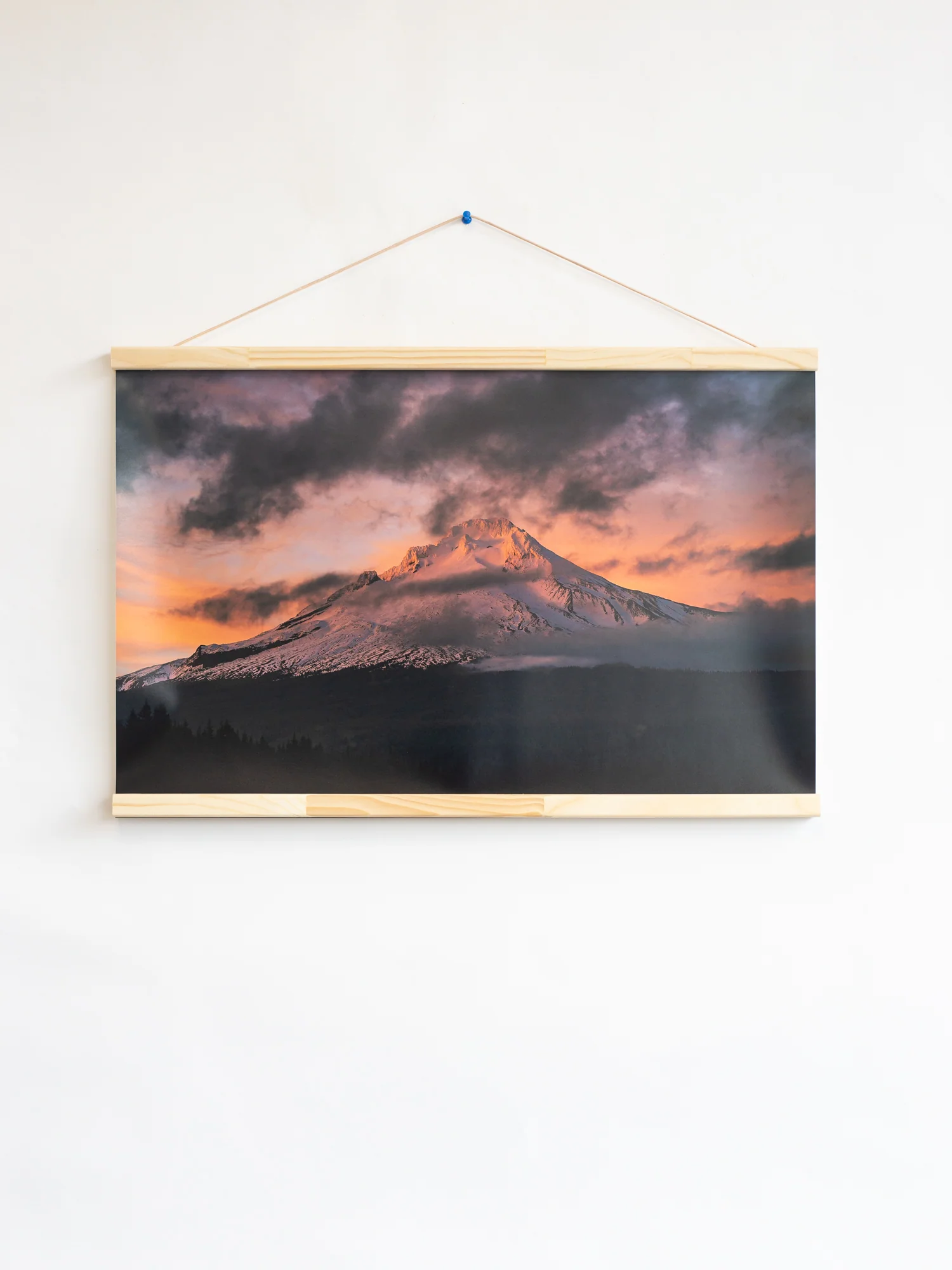 Poster with poster hanger mat - Image 8
