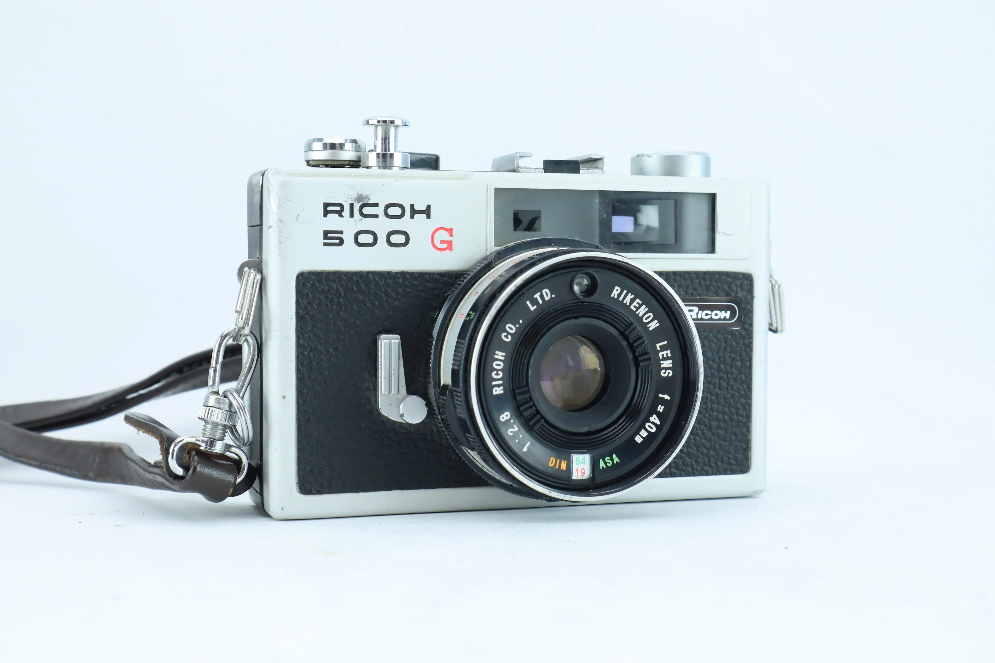 Ricoh 500 G with Rikenon 40mm f/2.8