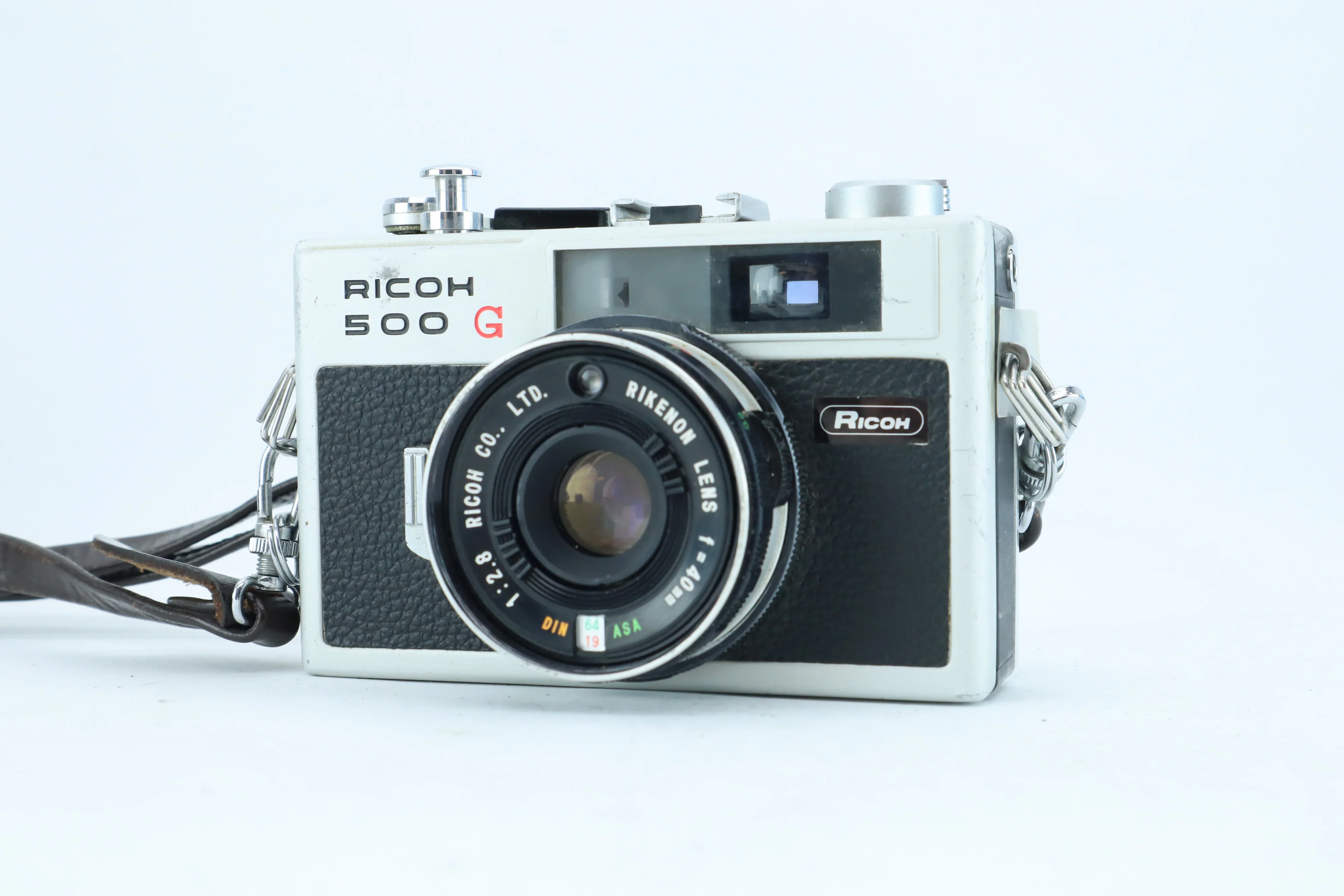Ricoh 500 G with Rikenon 40mm f/2.8 - Image 2