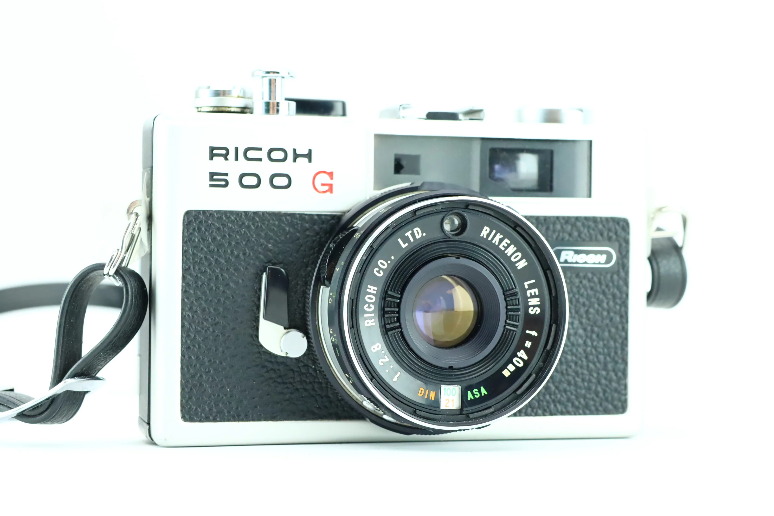 Ricoh 500G with Rikenon f=40mm 1:2.8 lens