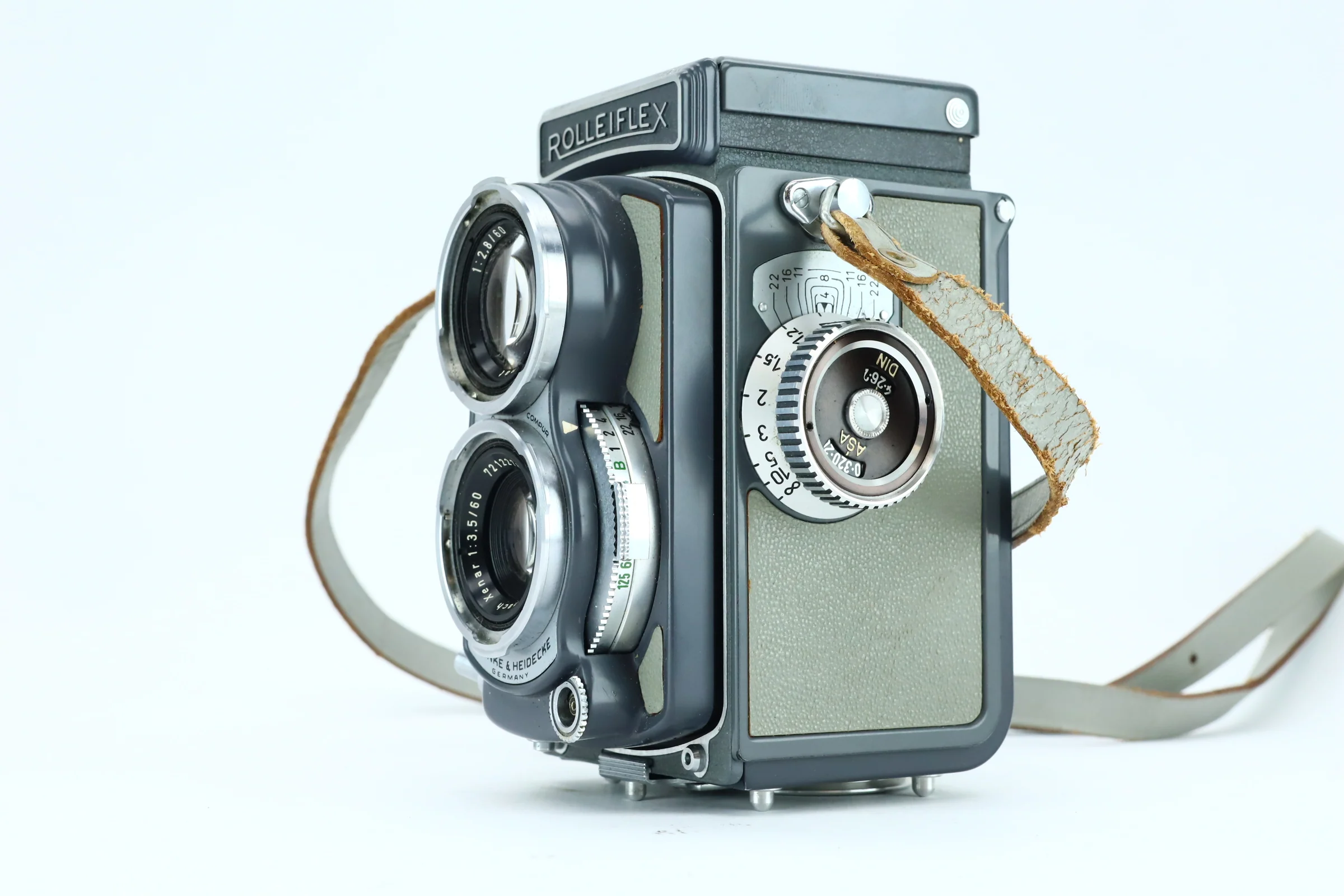 Rolleiflex Baby – Grey TLR Medium Format Camera - Image 3