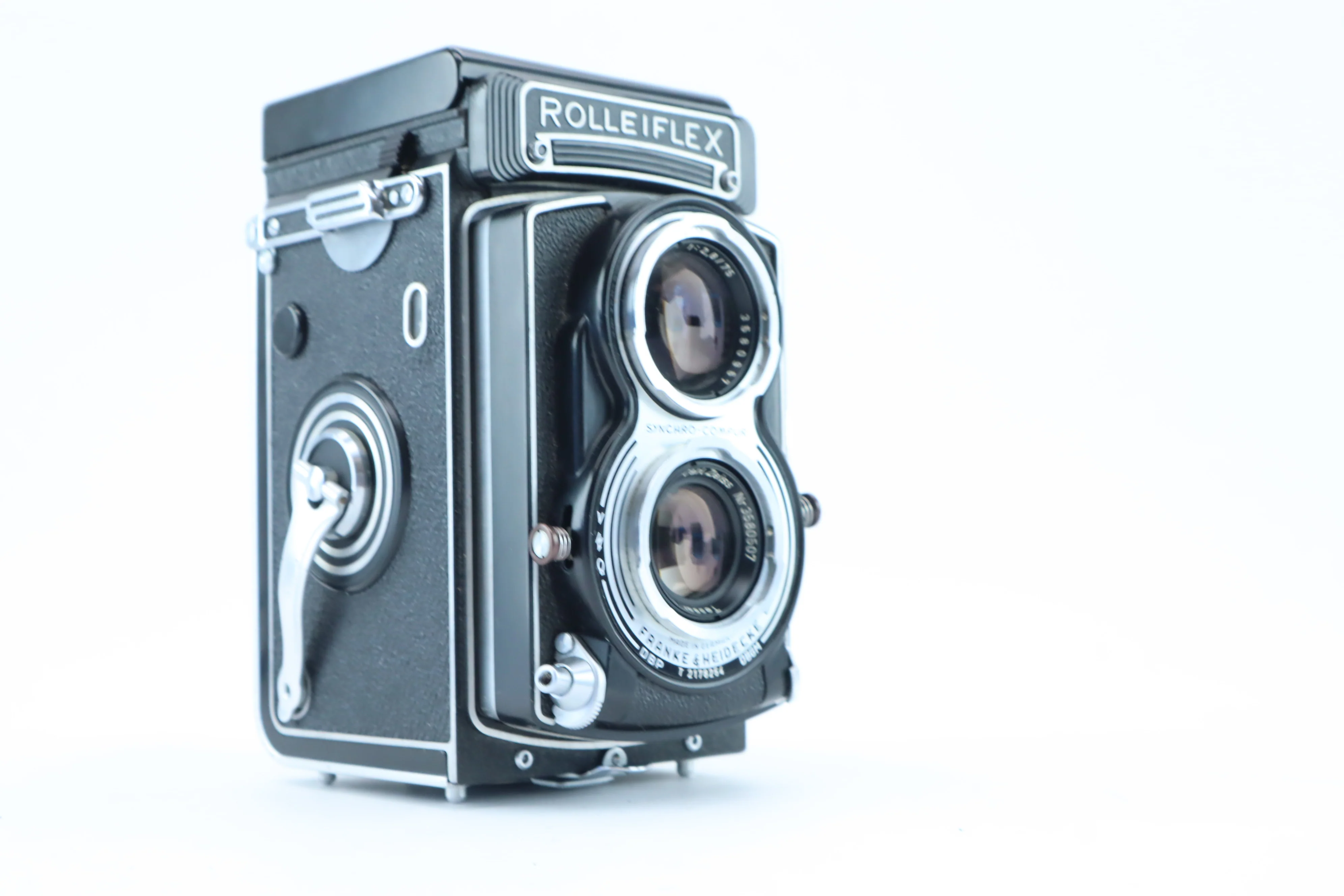 Rolleiflex T (Type 1) – Classic TLR Medium Format Camera with Tessar 75mm f/3.5 Lens - Image 3