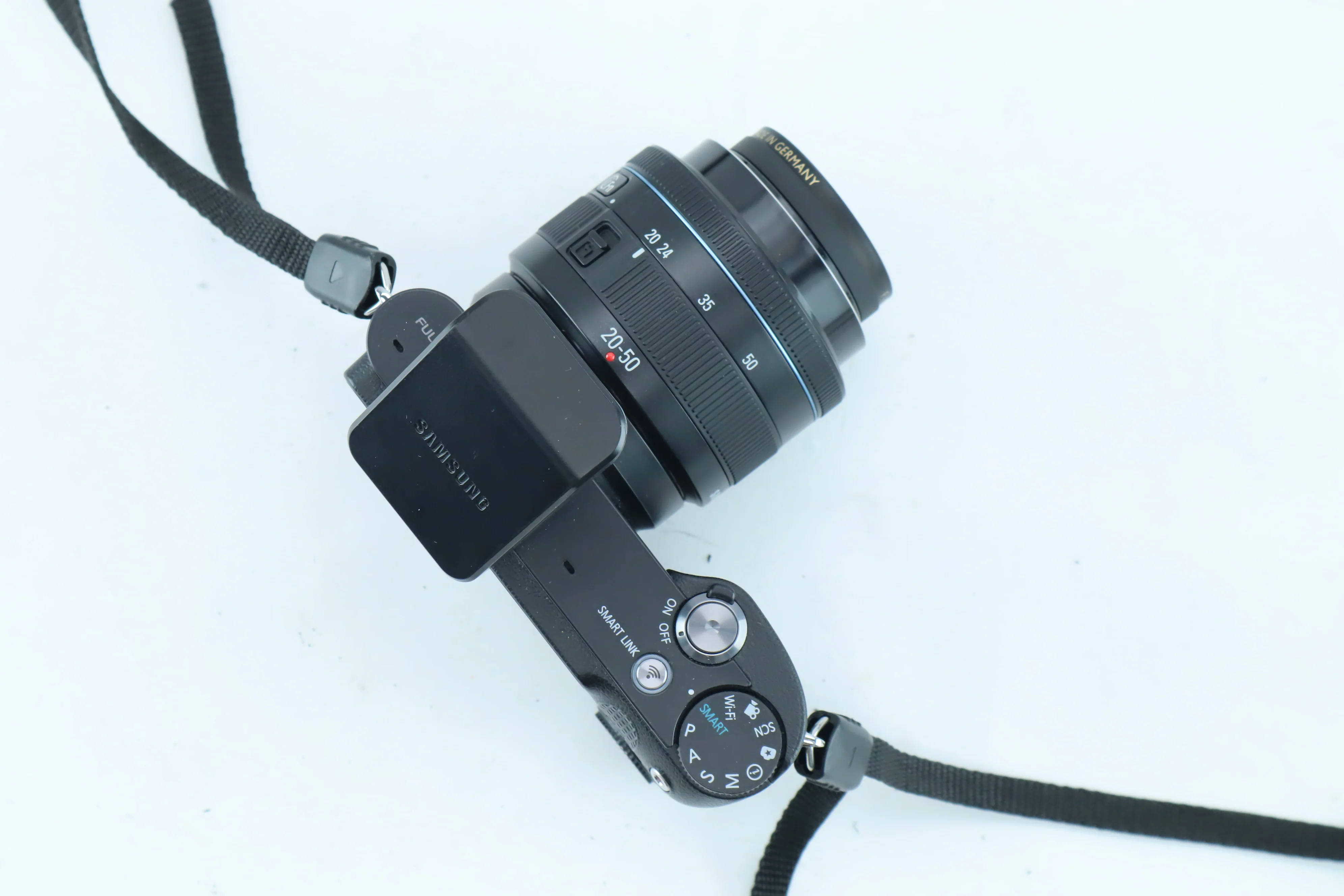 Samsung NX1000 | S/N: A4D2CN0D30005HK with Samsung 20-50mm f/3.5-5.6 ED i-Function - Image 5