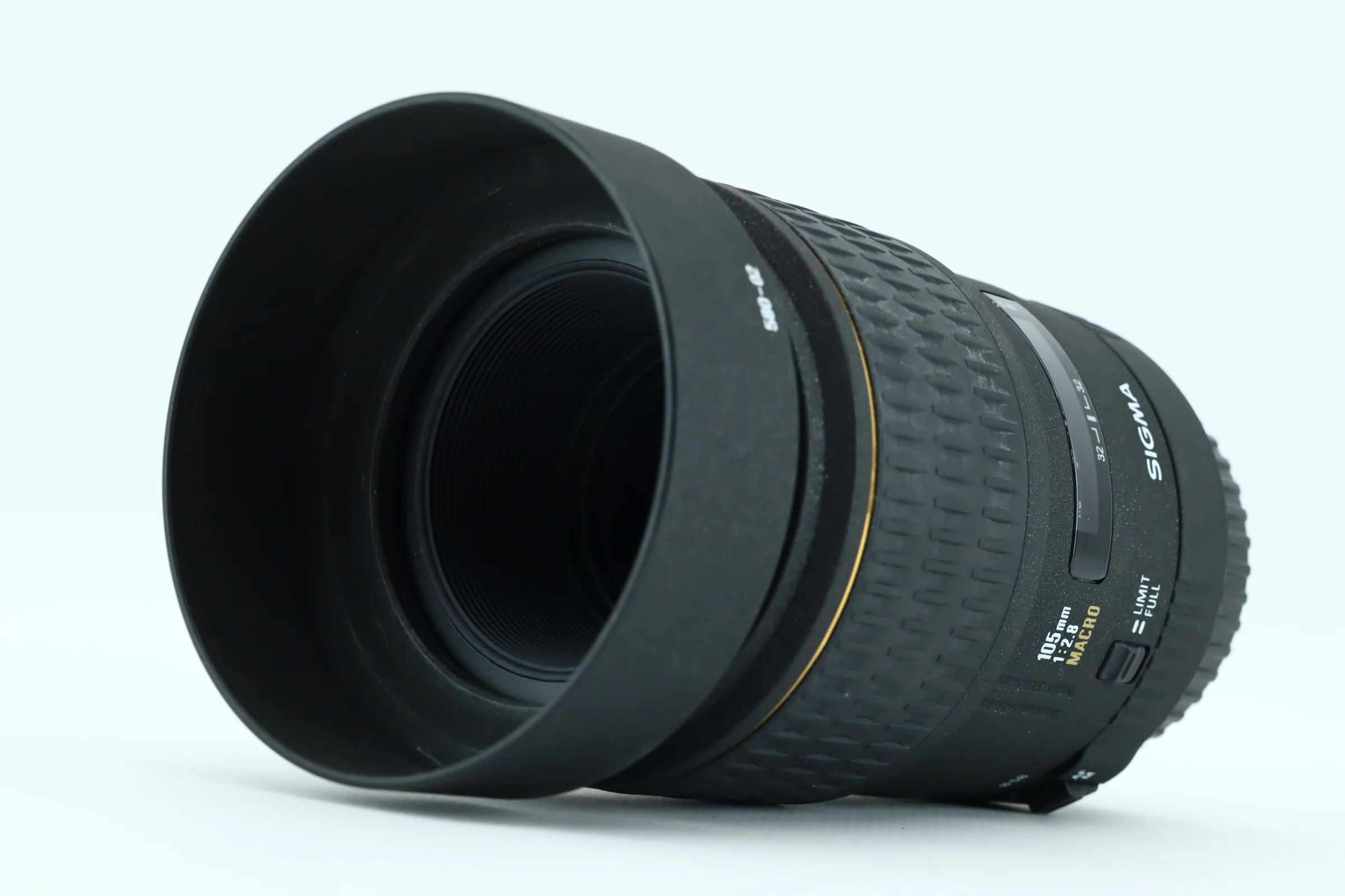 Sigma lens 105mm 1:2.8 Macro - Image 4