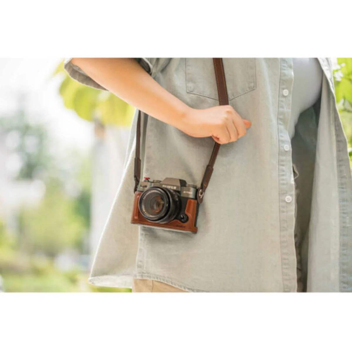 SmallRig 4710 Leather Half Case Kit For X-T50 (Brown) - Image 4