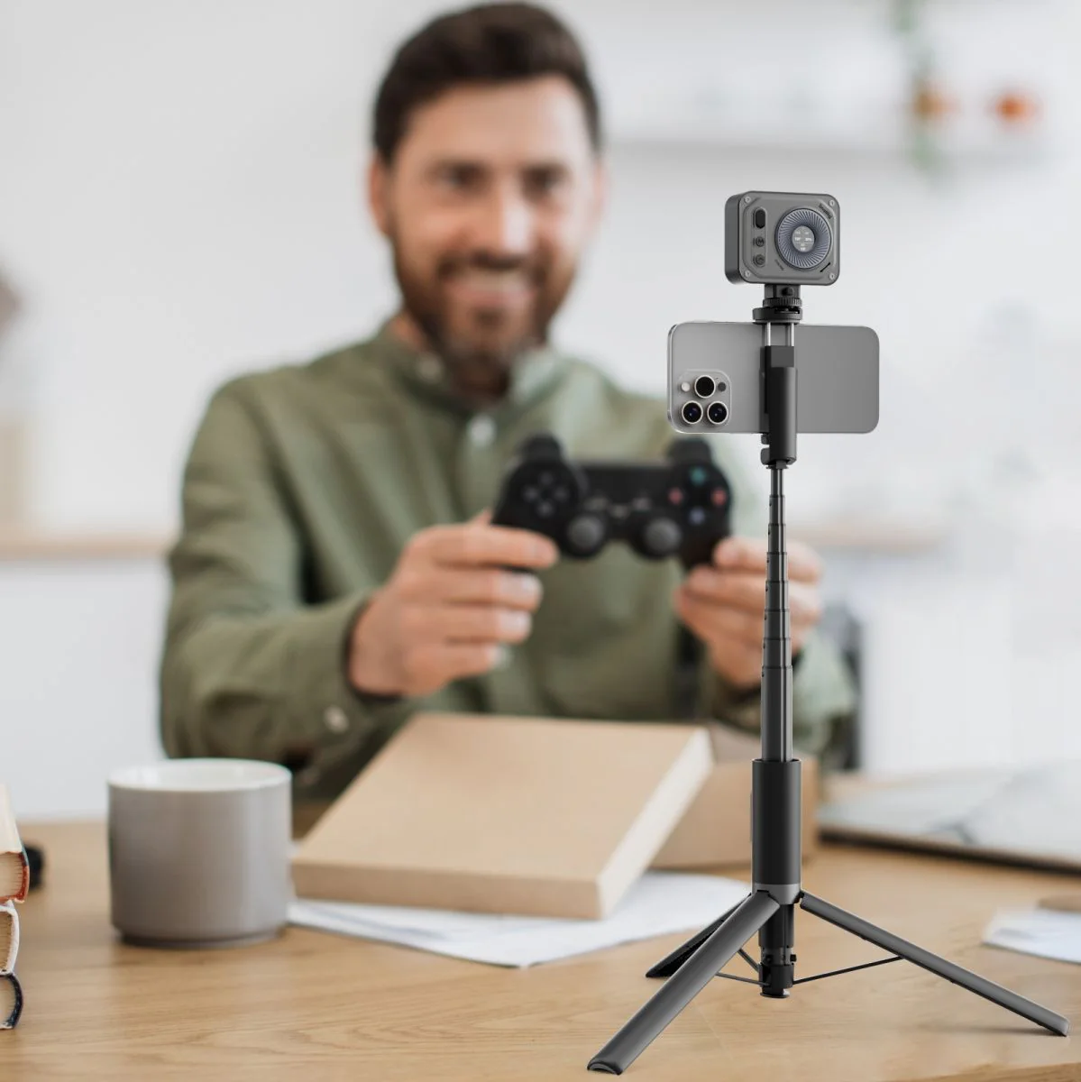 SmallRig 5291 ST30 Lite ONE-Touch Deploy Selfie Stick Tripod - Image 3