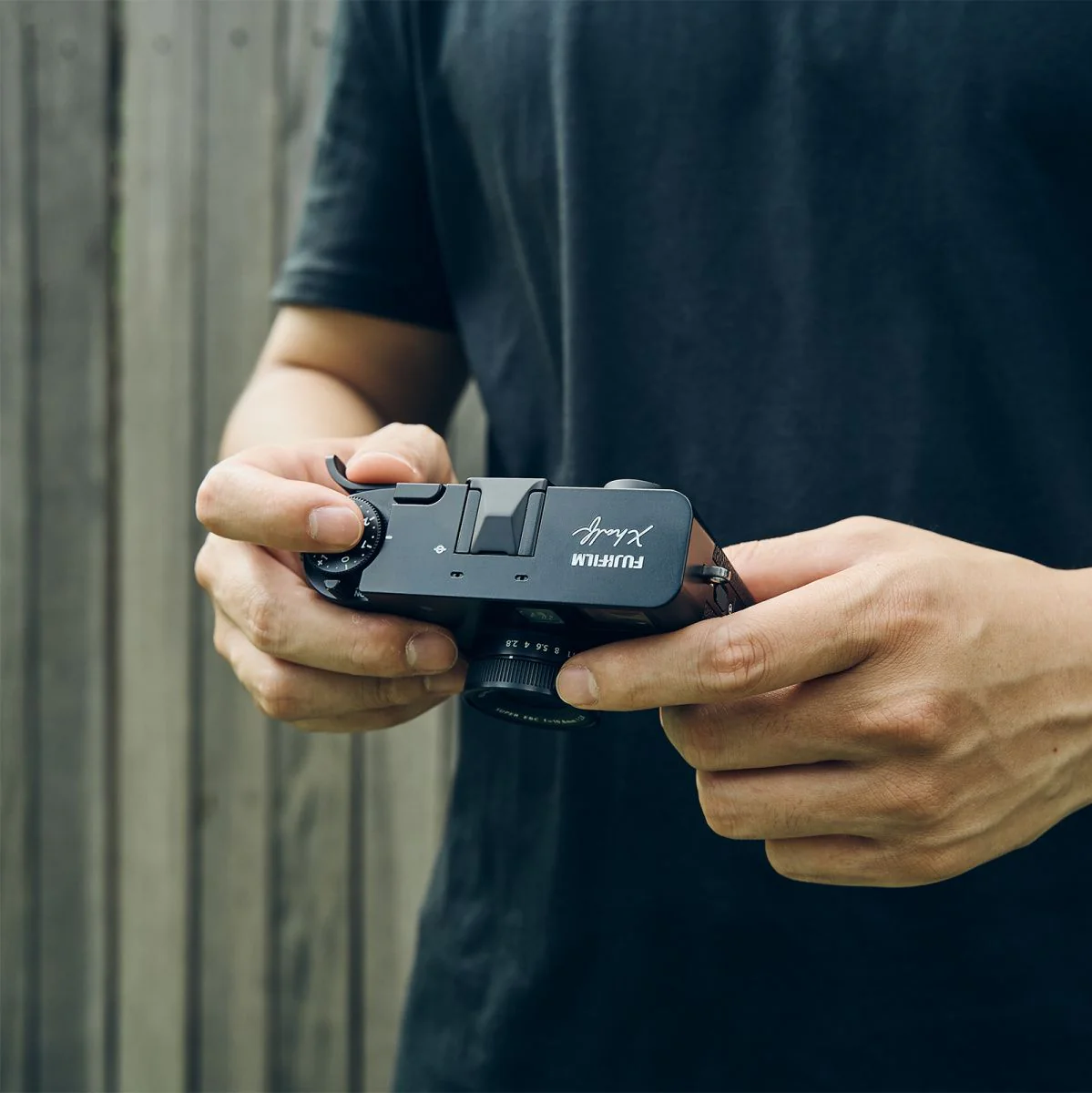 SmallRig 5333 Thumb Grip For Fujifilm X Half (Charcoal Silver) - Image 2