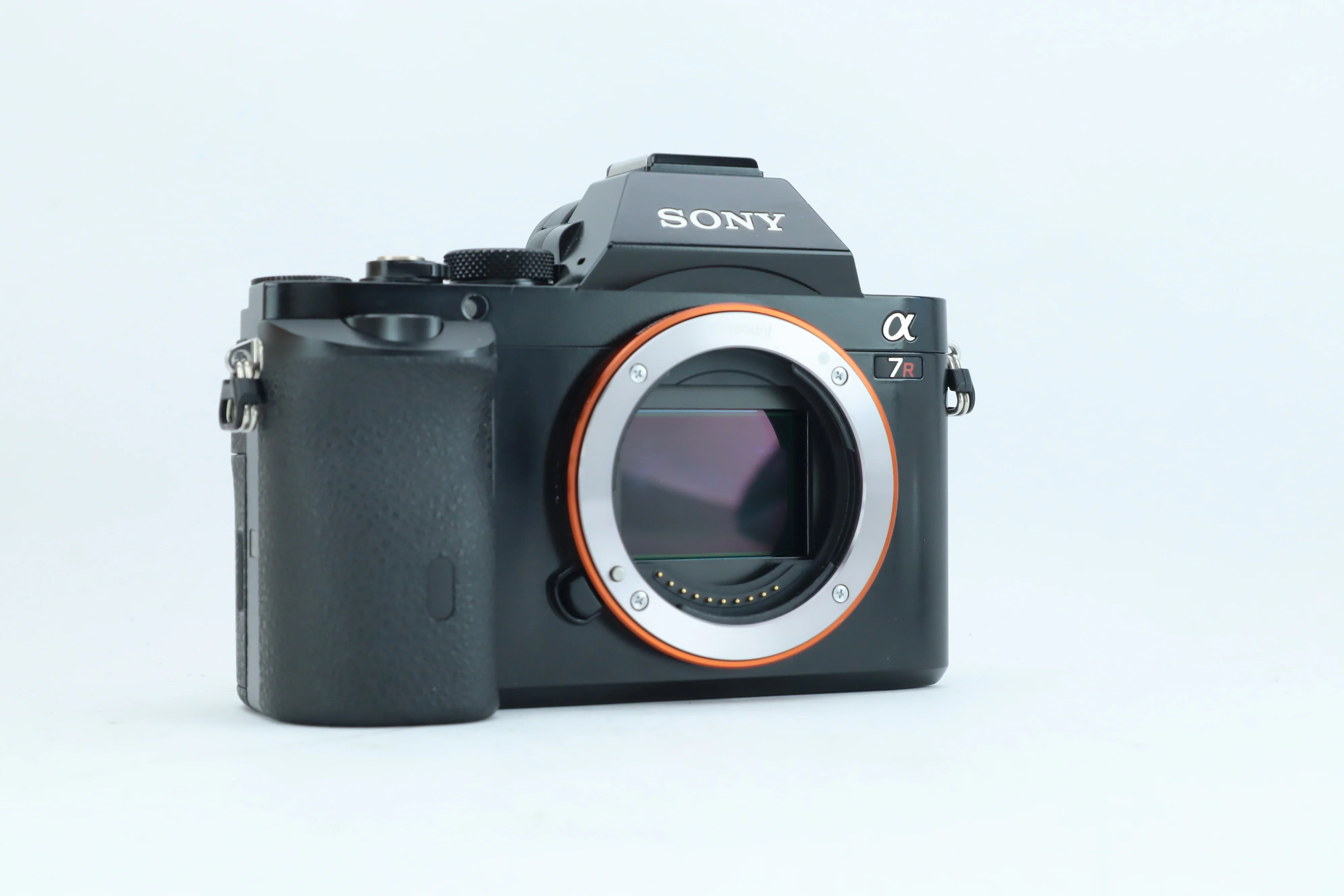 Sony Alpha a7R with 36.4MP Full-Frame Exmor CMOS Sensor