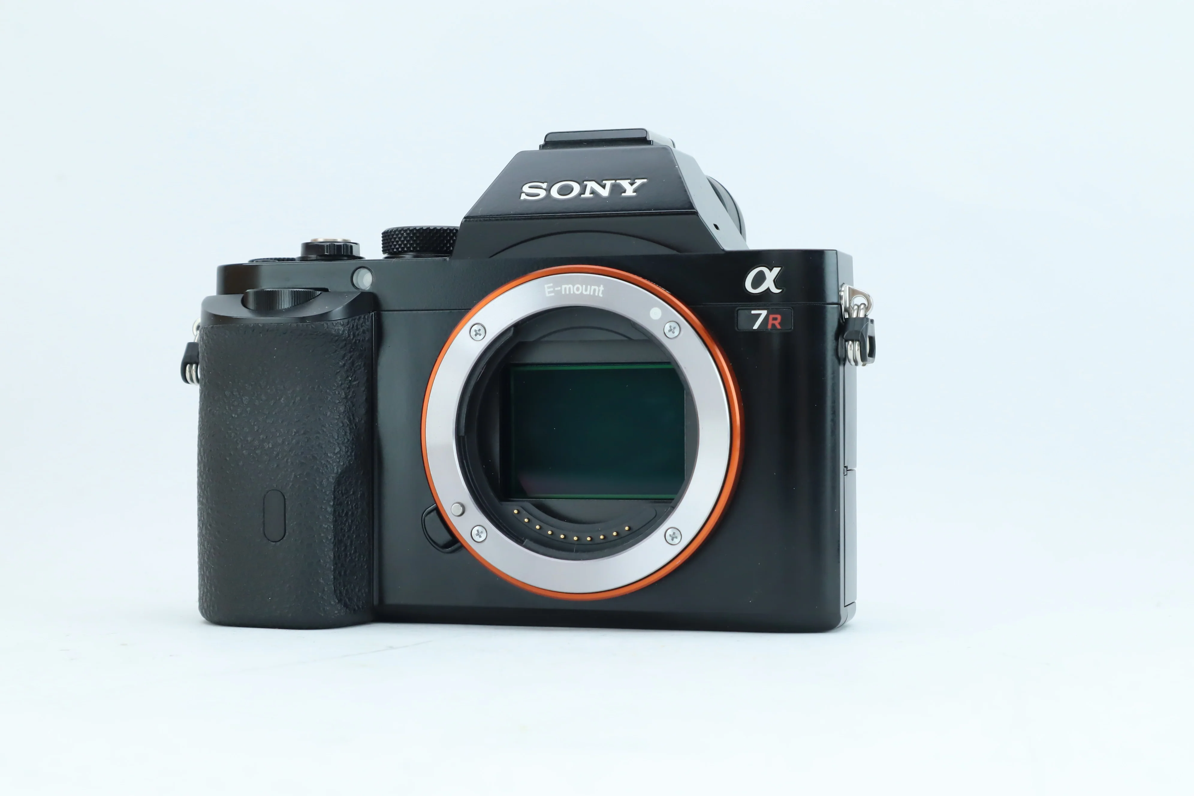 Sony Alpha a7R with 36.4MP Full-Frame Exmor CMOS Sensor - Image 2