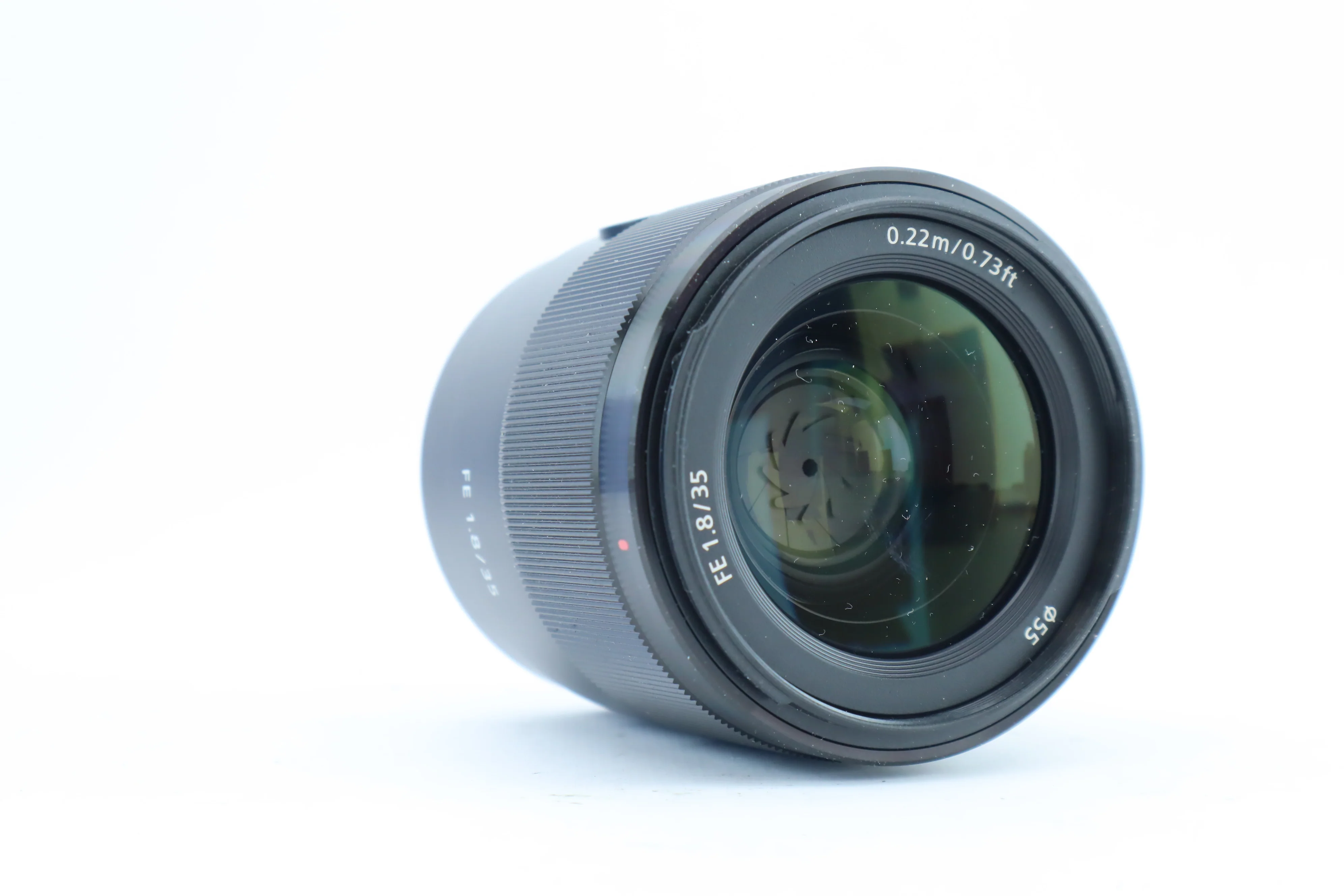 Sony FE 35mm f/1.8 – Compact Full-Frame Prime Lens for Sony E-Mount - Image 2