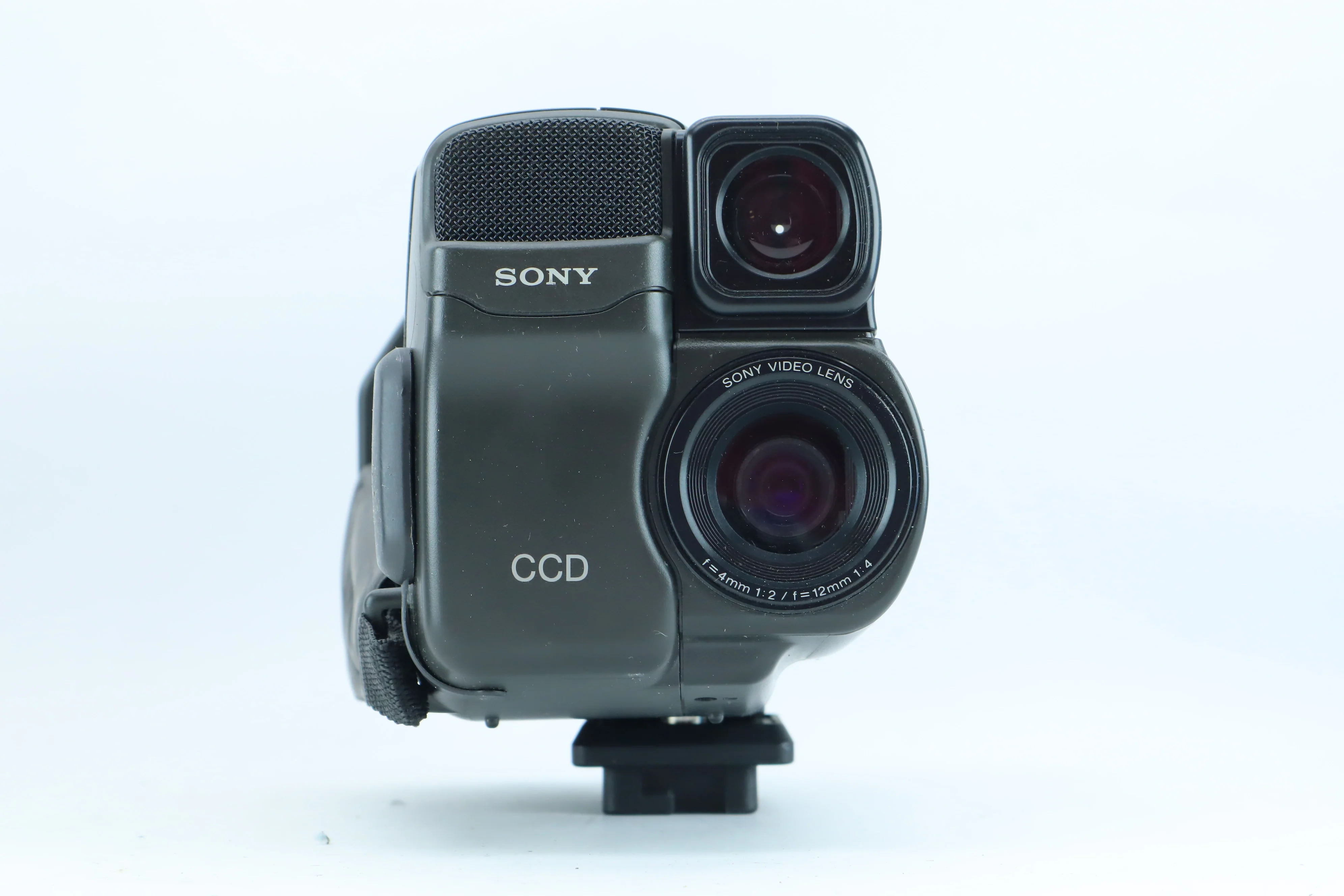 Sony Handycam CCD-TR150E - Image 2