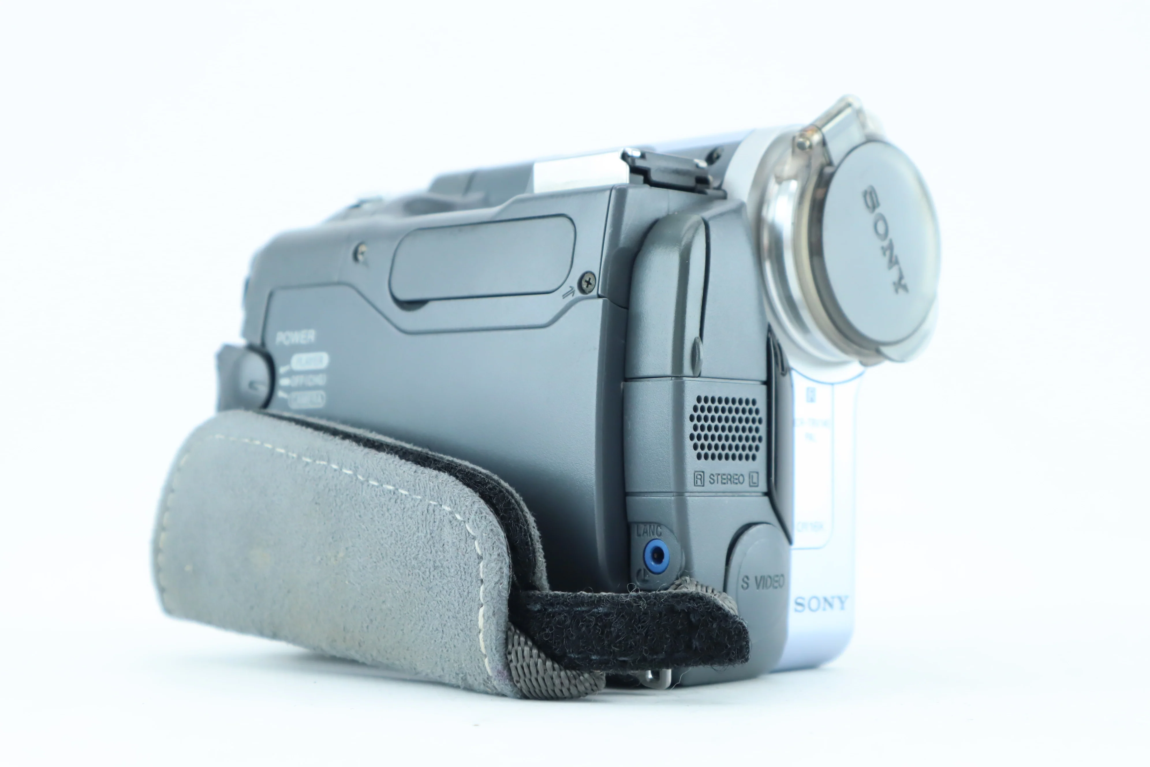 Sony Handycam DCR-TRV14e - Image 2