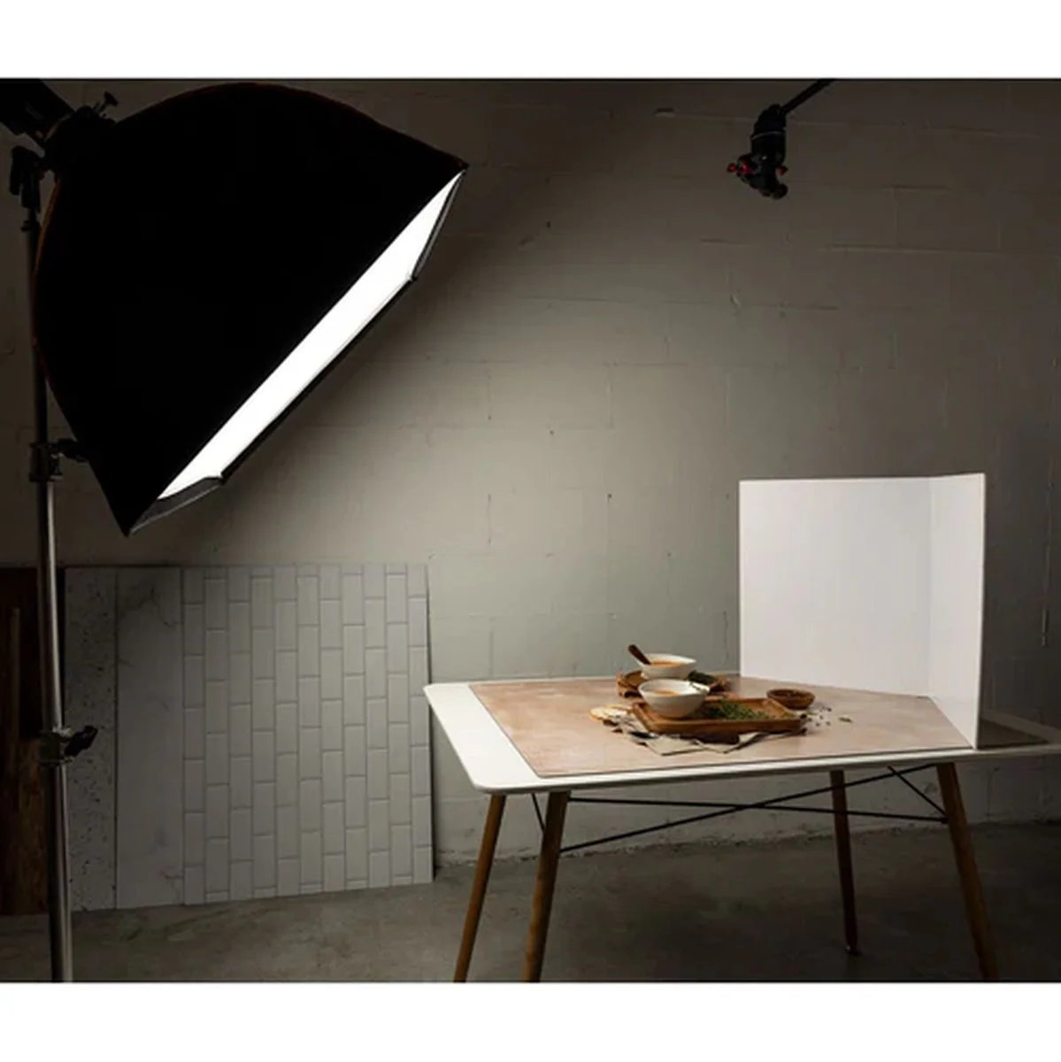 Tabletop V-Flats - Medium (20Â€X35) 2X White 2X Black - Image 3