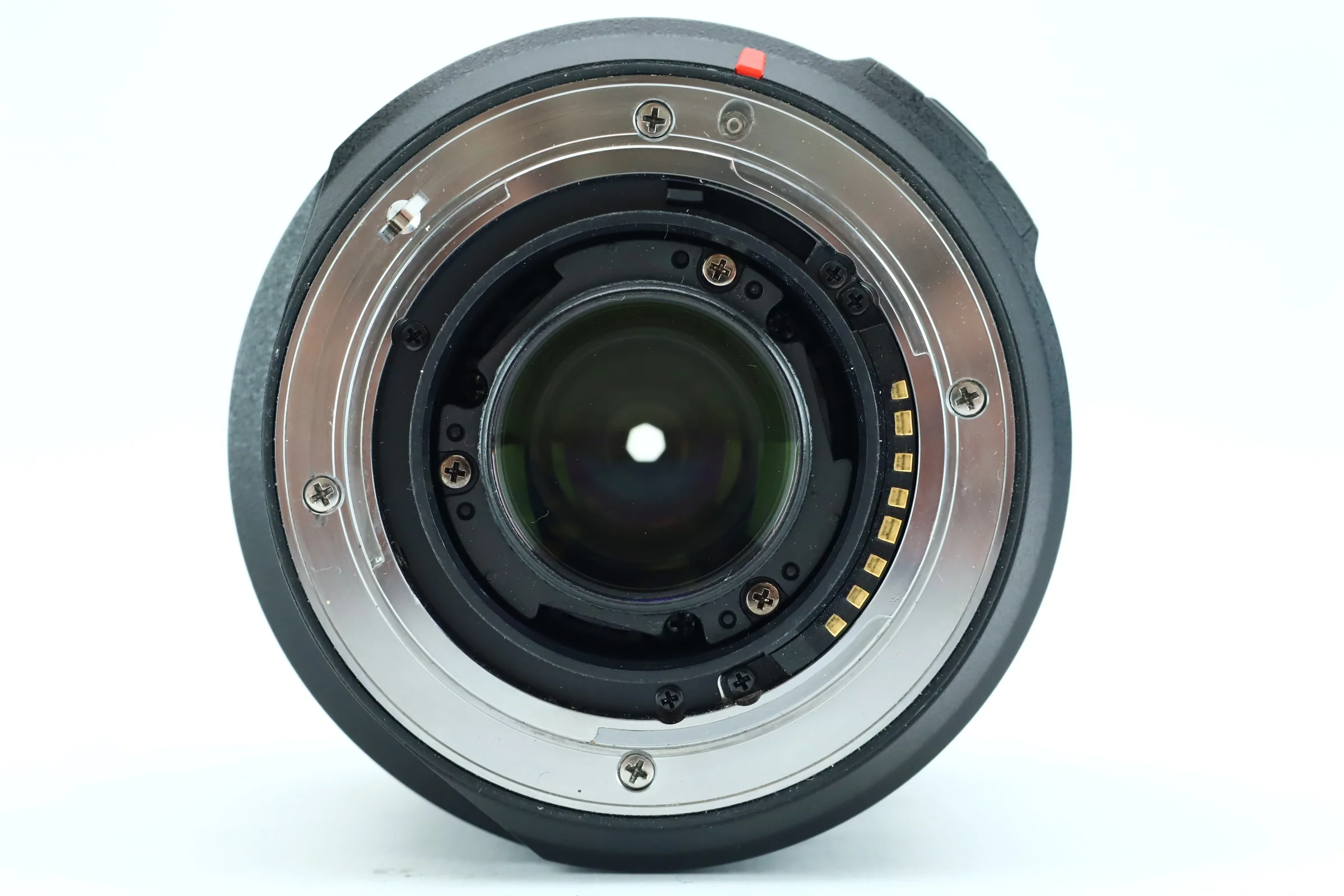 Tamron 28–300mm f/3.5–6.3 - Image 4