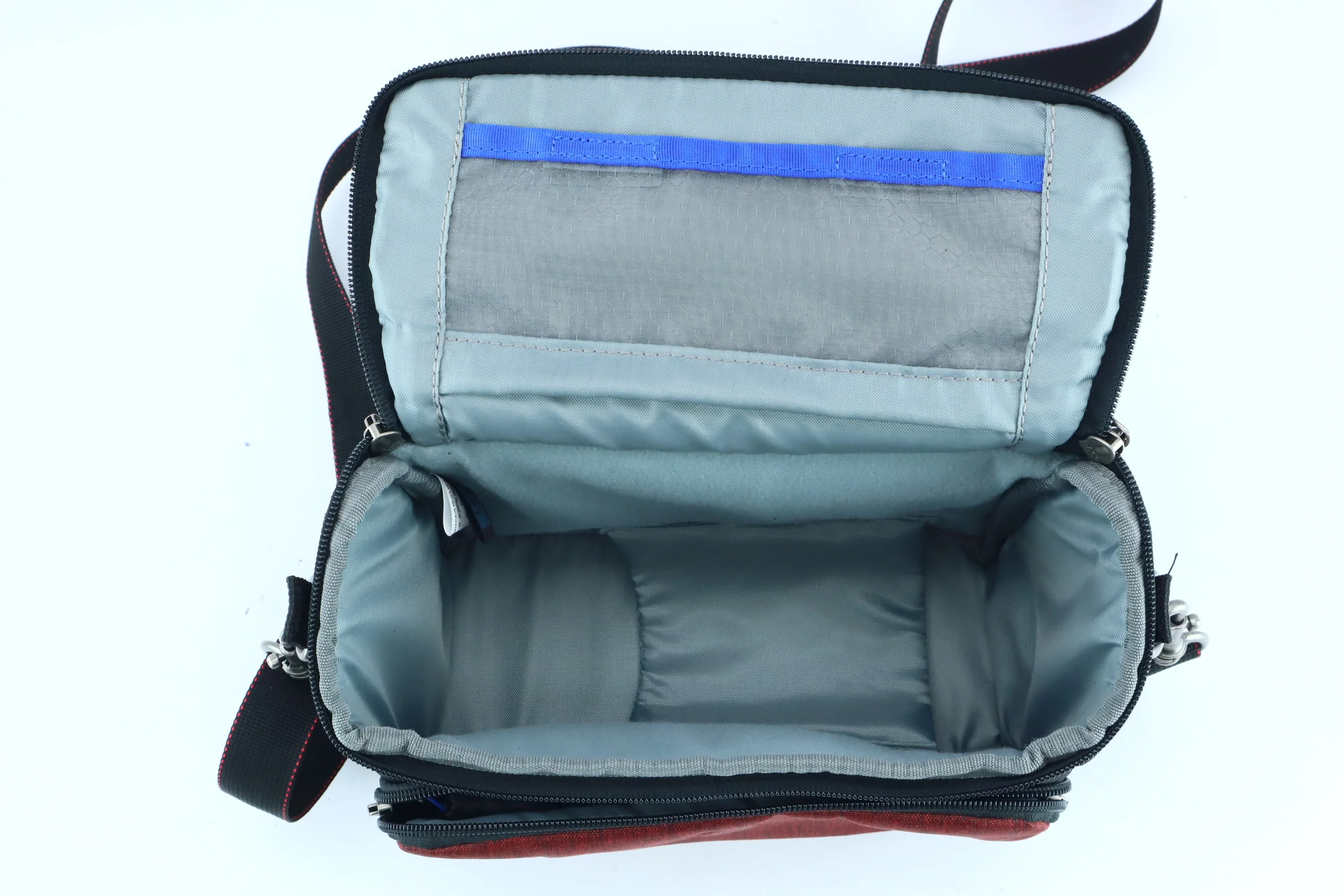 Think Tank Mirrorless Mover 20 – Camera Shoulder Bag - Image 3