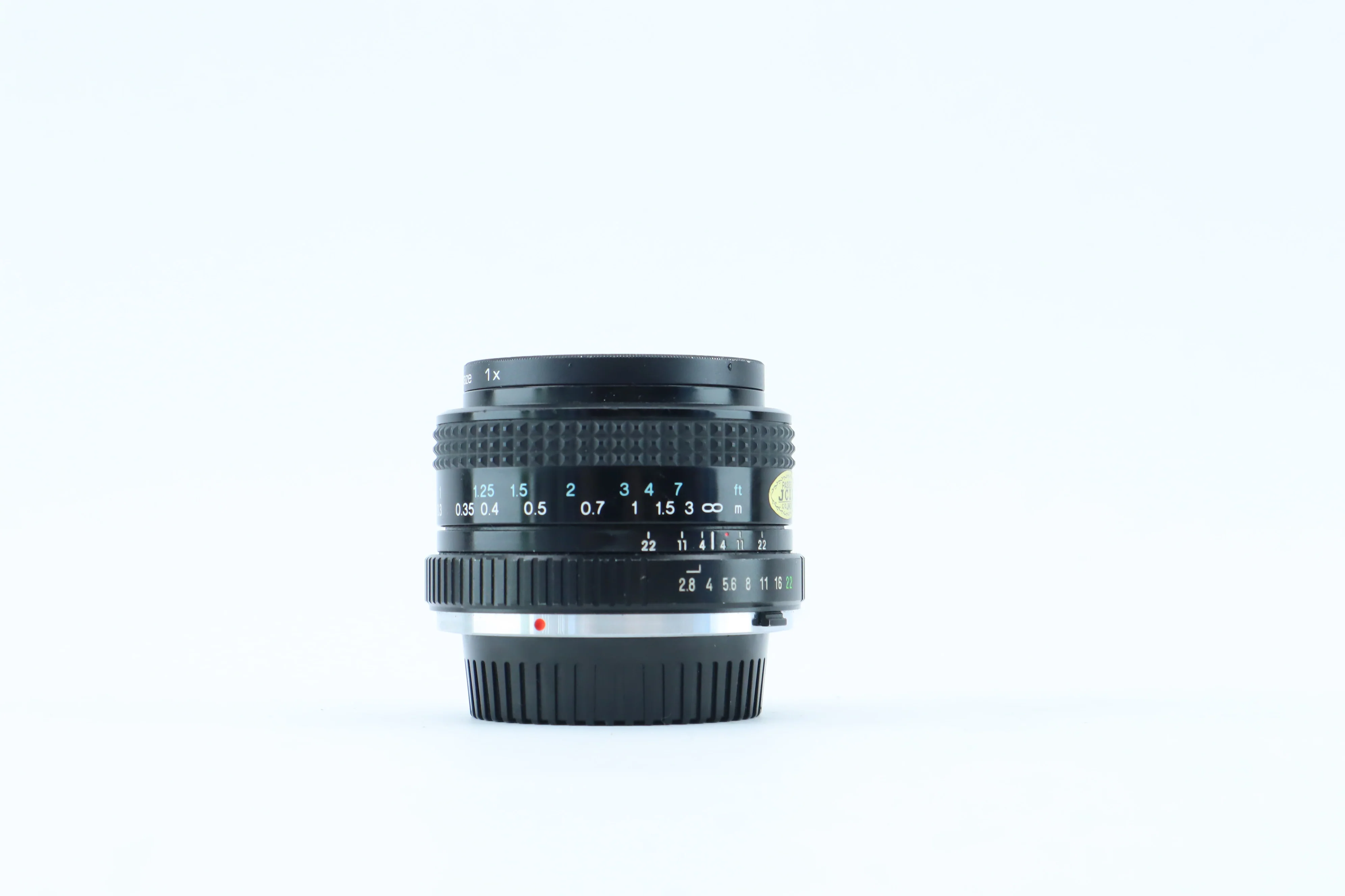 Tokina 28mm f/2.8 – Classic Wide-Angle Prime Lens