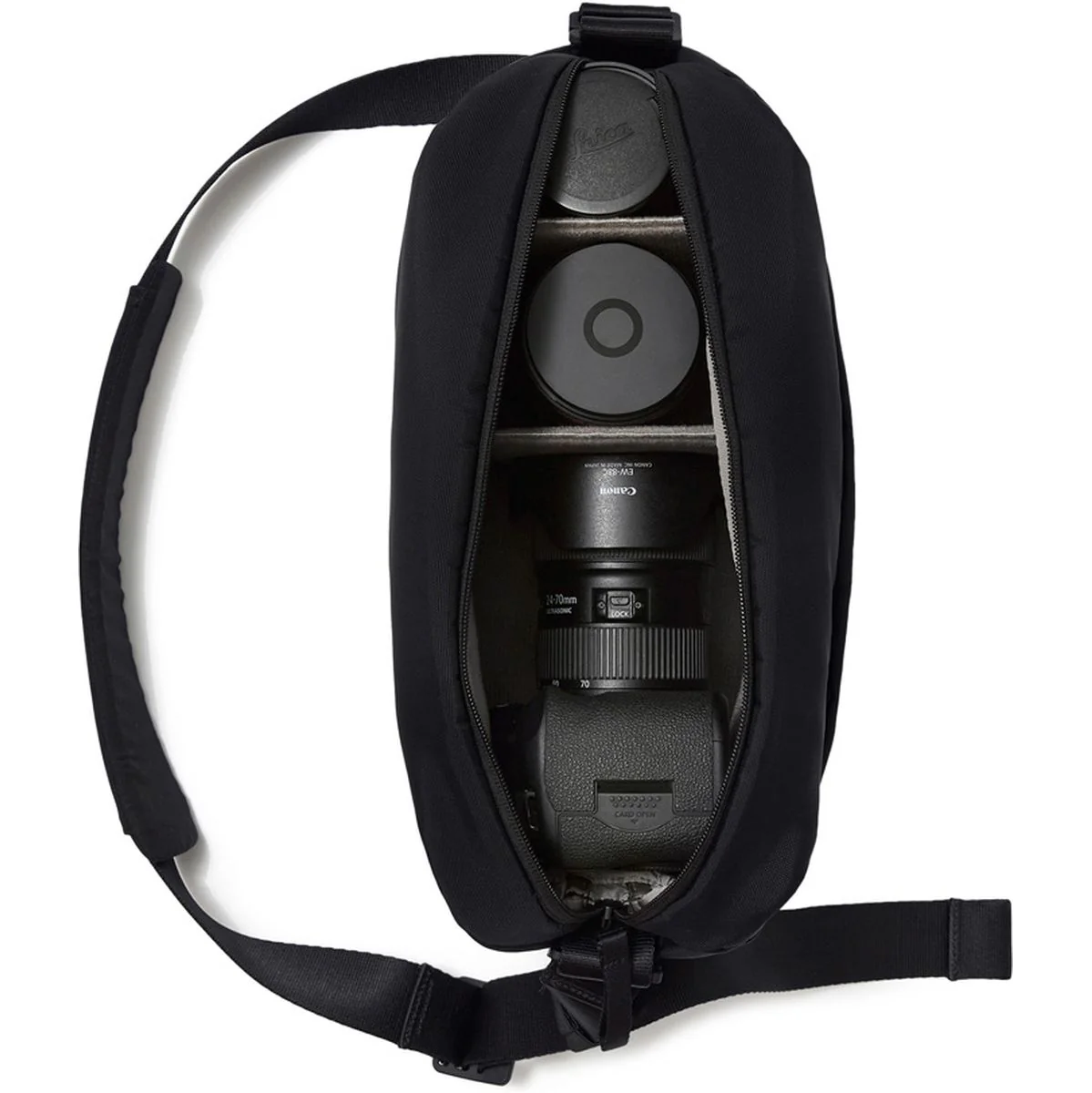 Urth Dolomite Camera Sling 8l (Black) - Image 5