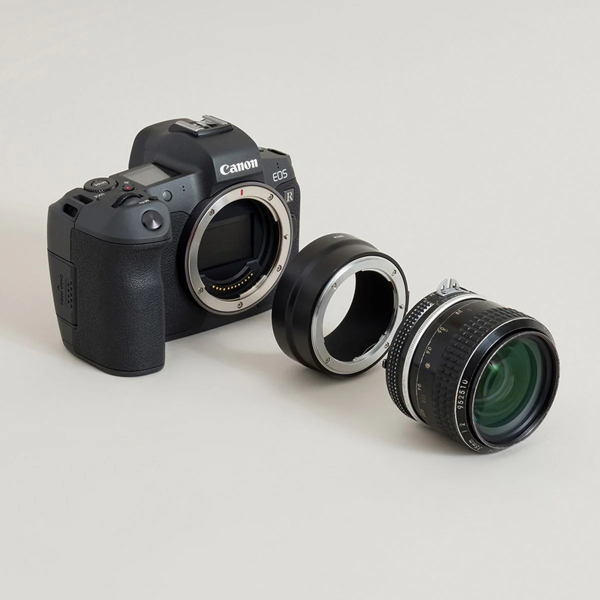 Urth Lens Mount Adapter: Compatible w/ Nikon F Lens To Canon - Image 3