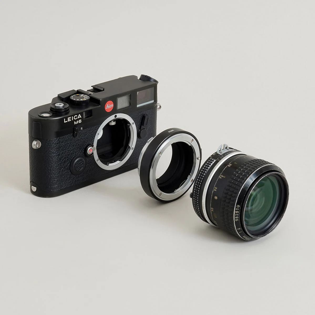 Urth Lens Mount Adapter: Compatible w/ Nikon F Lens To Leica - Image 3