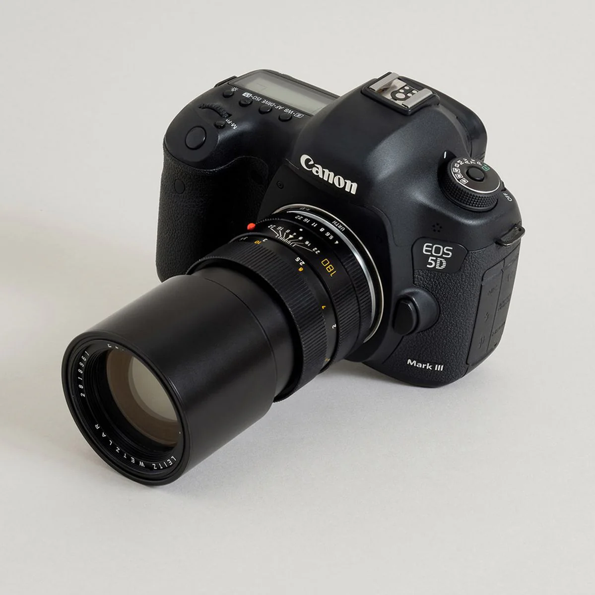 Urth Lens Mount Adapter Leica R Lens To Canon (EF / EF-S) Camera Body - Image 4