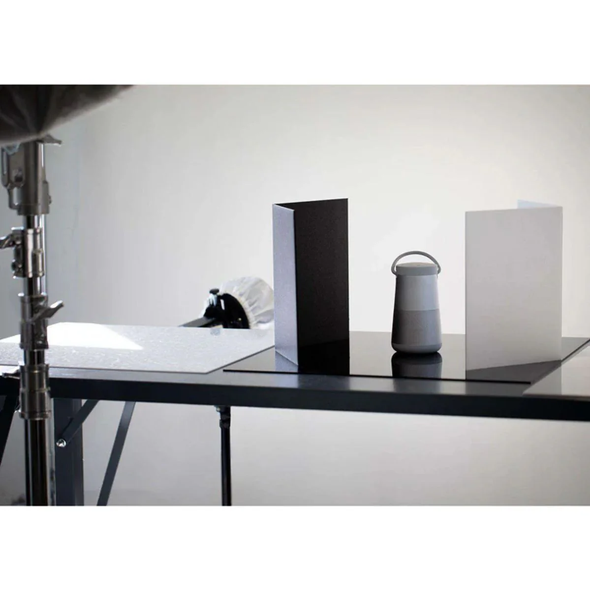 V-Flat World Tabletop V-Flats - Small (12"'X18'') 2X White 2X Black - Image 5