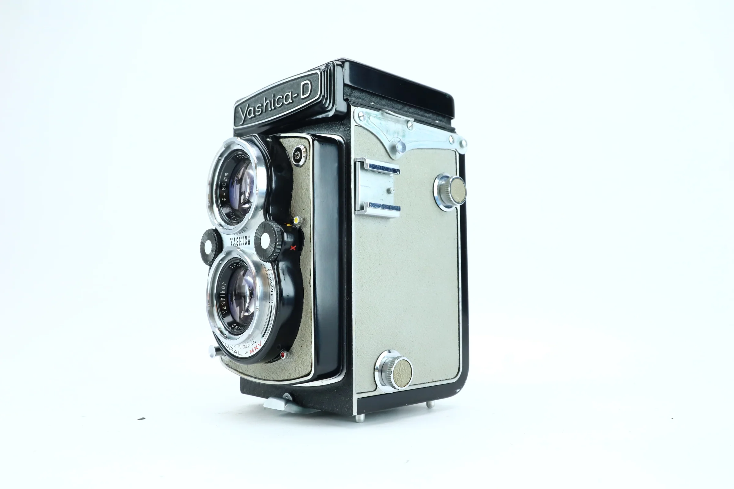 Yashica-D with Yashikor 80mm f/3.5 Lenses - Image 3