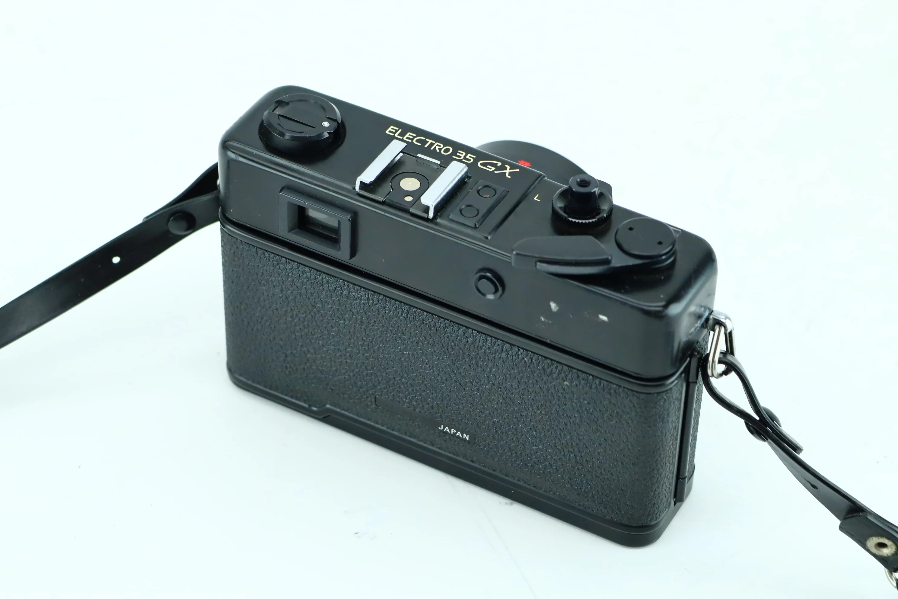 Yashica Electro 35 GX with Color-Yashinon DX 40mm 1:1.7 - Image 2