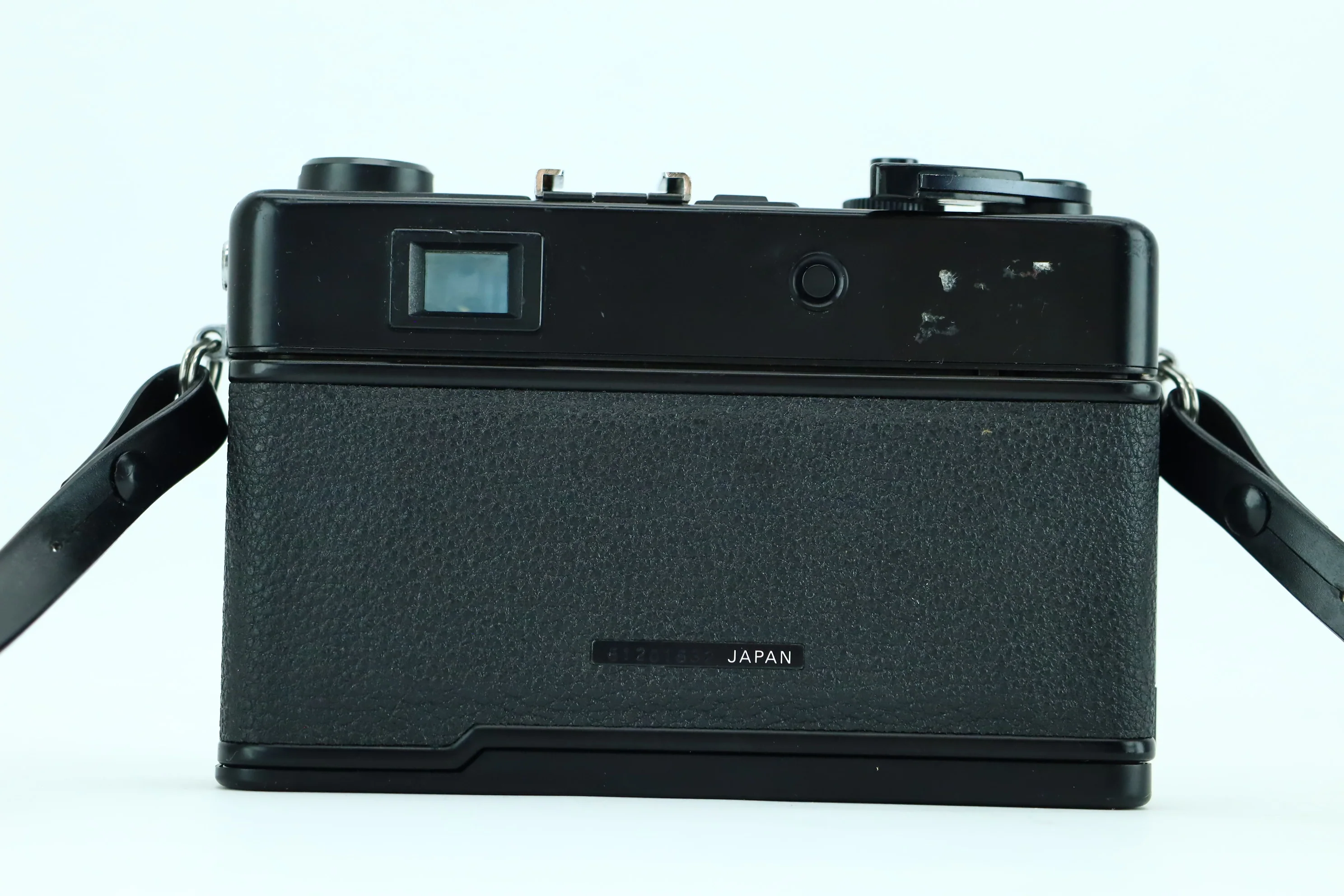 Yashica Electro 35 GX with Color-Yashinon DX 40mm 1:1.7 - Image 3